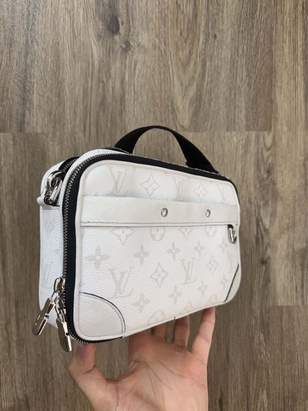 Louis Vuitton Louis Vuitton White Monogram Shoulder Bag Size ONE SIZE - 2 Thumbnail