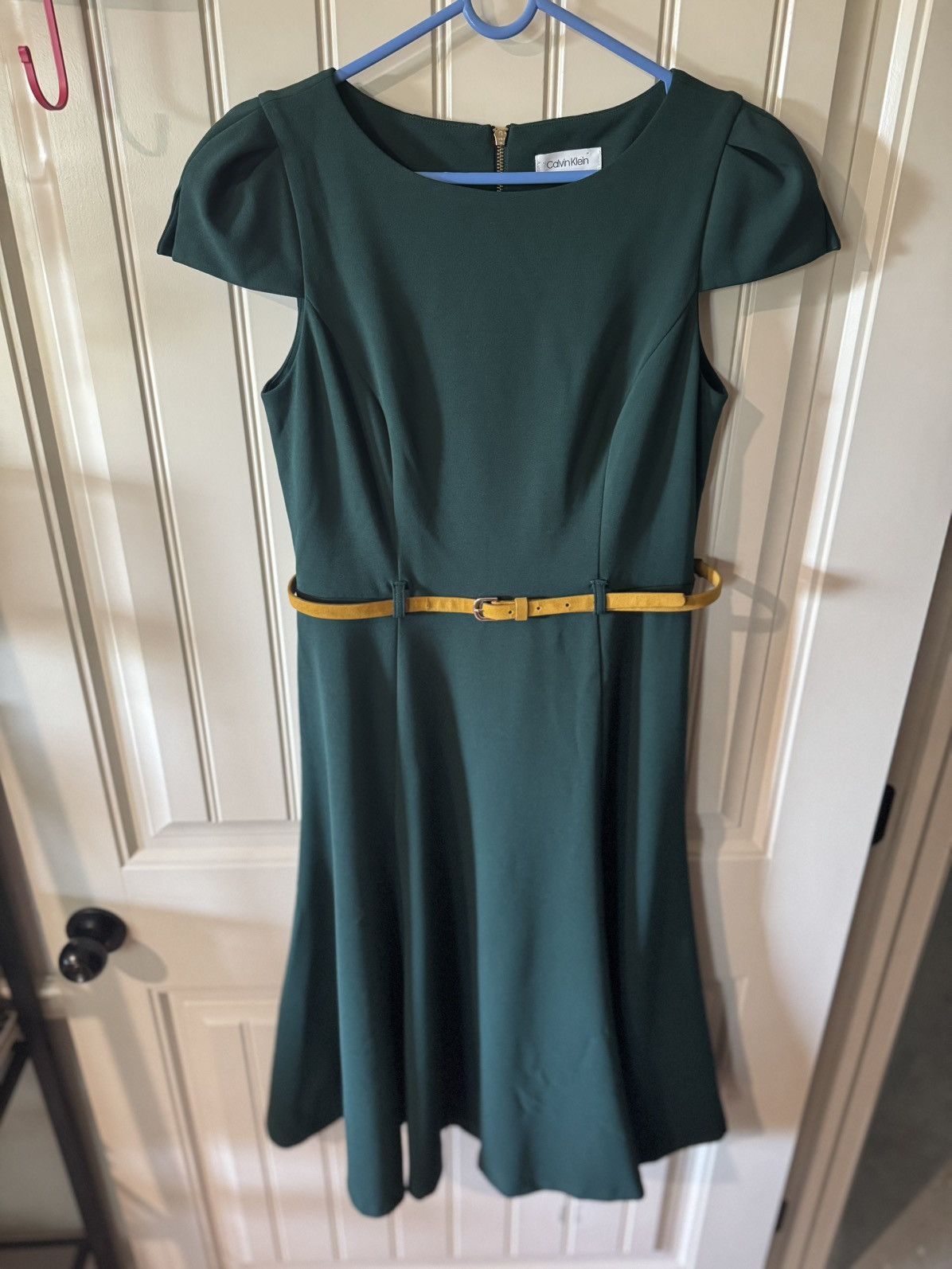 Calvin Klein CALVIN KLEIN💚 Forest Green Midi Dress, Belted Size M / US 6-8 / IT 42-44 - 3 Thumbnail