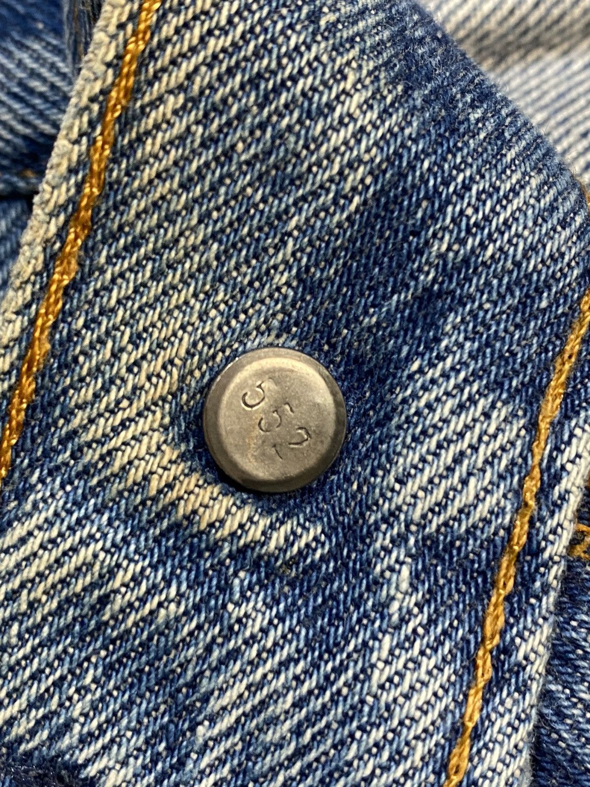 Levi's × Vintage 1980s Levis 501 Slim Fit Button Fly Distressed Blue Jeans Size US 32 / EU 48 - 19 Thumbnail
