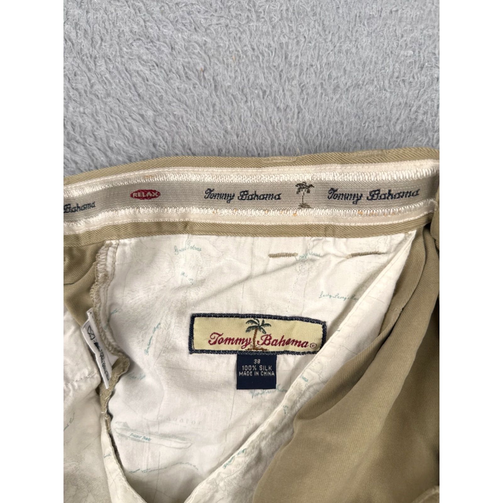 Tommy Bahama Tommy Bahama Shorts Men 38 Beige Silk Vacation Beach Resort 38x9 Chino Casual Travel Workwear 90s USA Beach Mens Size US 38 / EU 54 - 7 Thumbnail