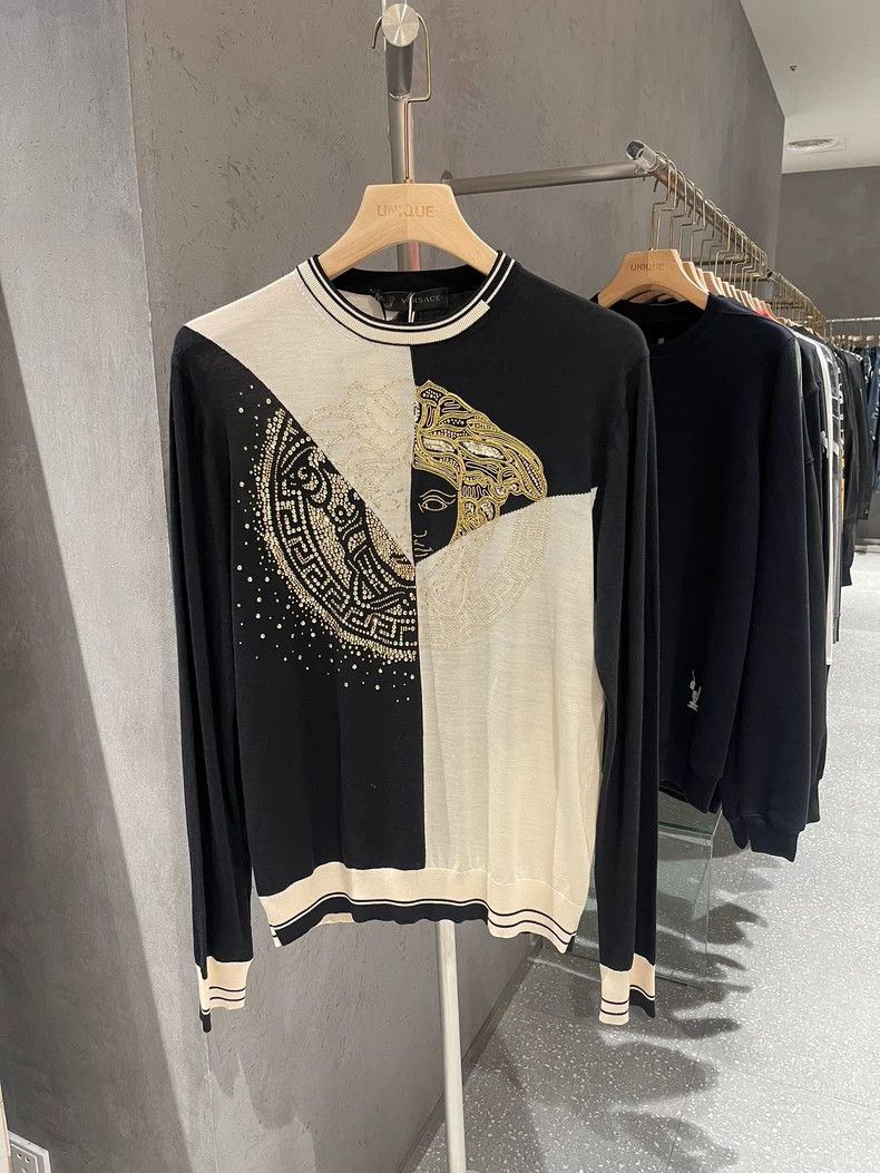 Versace Versace Couple wool sweater Size US S / EU 44-46 / 1 - 1 Thumbnail