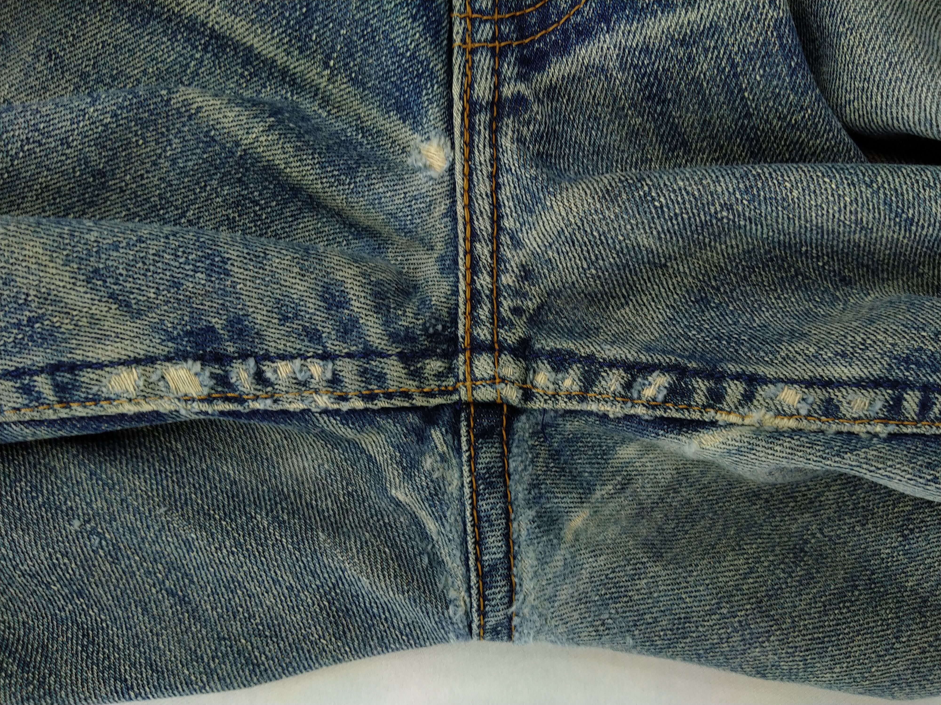 Levi's Distressed Vintage Levi's 504 Jeans 35x29.5 Denim -JN885 Size US 35 - 11 Thumbnail