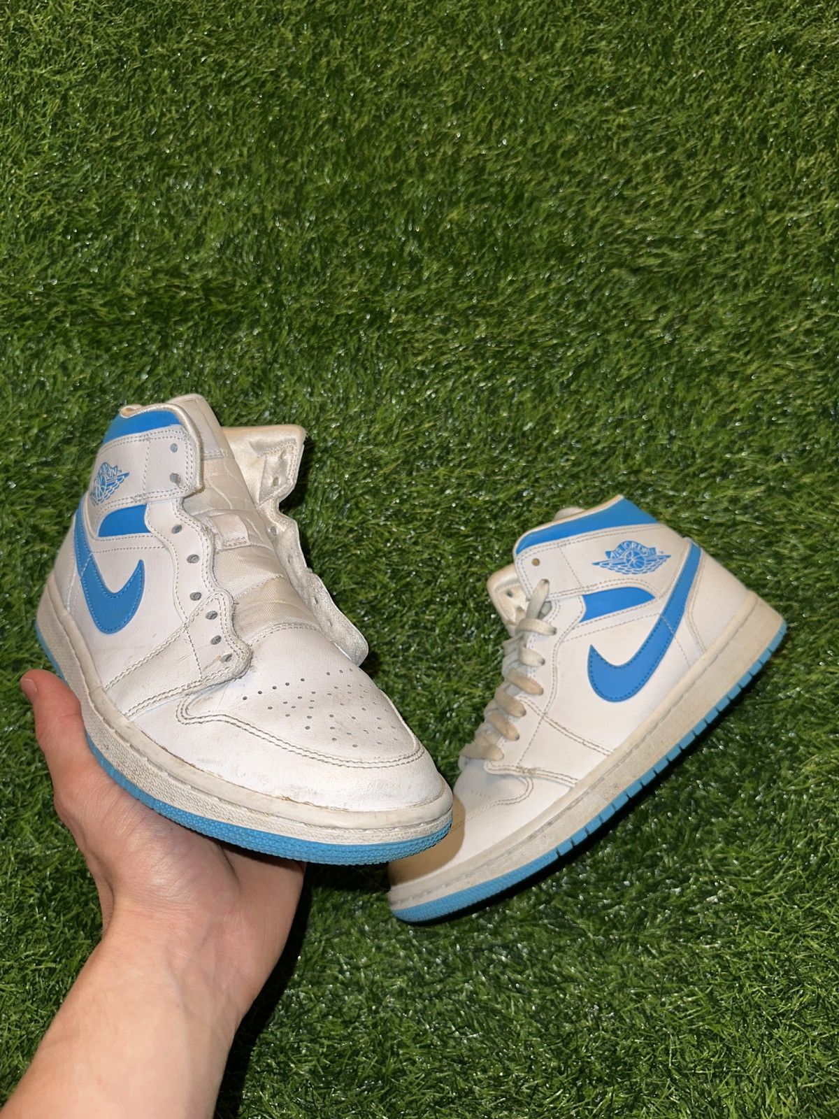 Jordan Brand Nike jordan 1 unc mid shoes size 9 Size US 9 / EU 42 - 1 Thumbnail