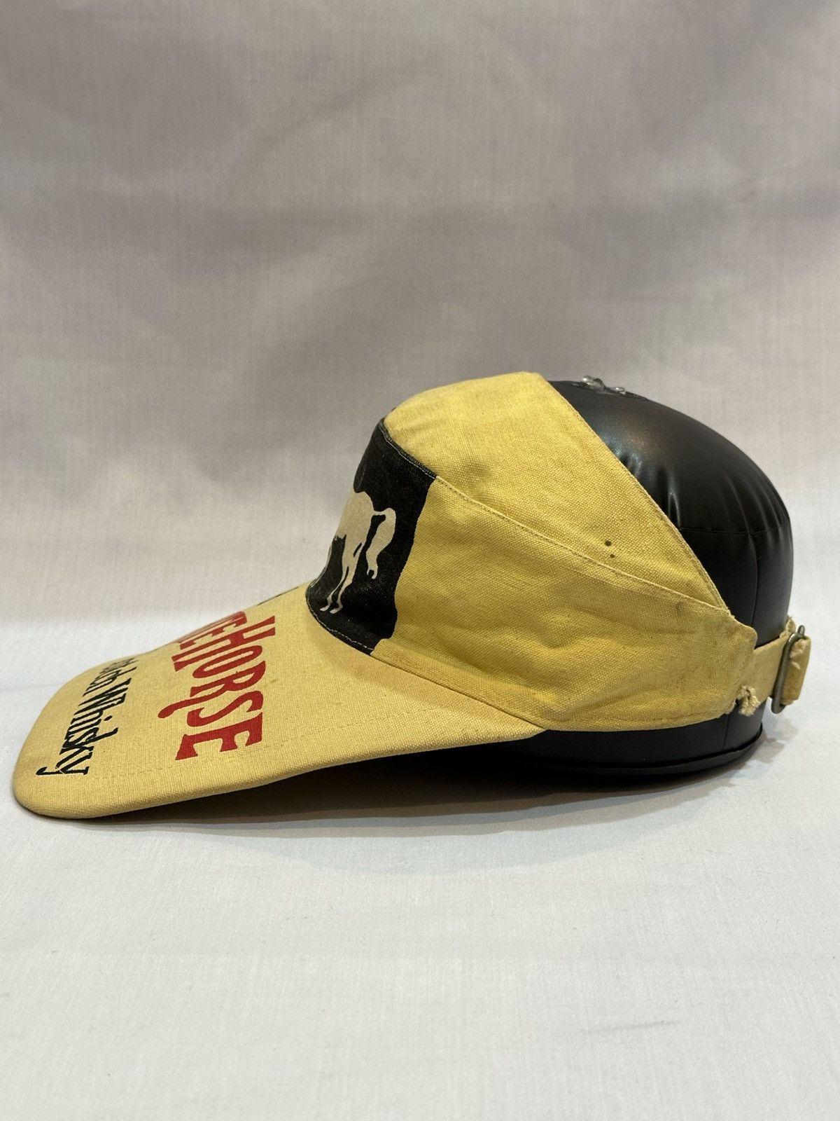 Vintage vintage yellow cap branding for White Horse Scotch Whisky. Size ONE SIZE - 3 Thumbnail
