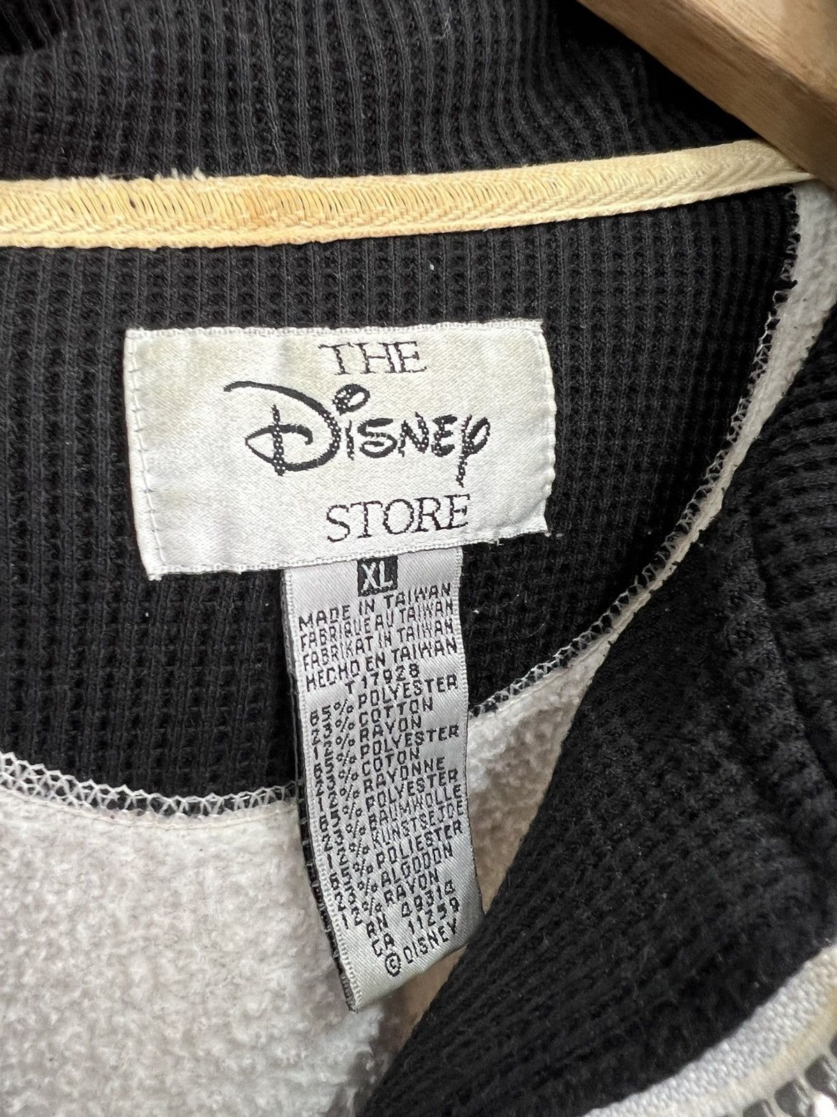 Disney Vintage Disney Tigger Sweater hoodie Size US XL / EU 56 / 4 - 5 Thumbnail