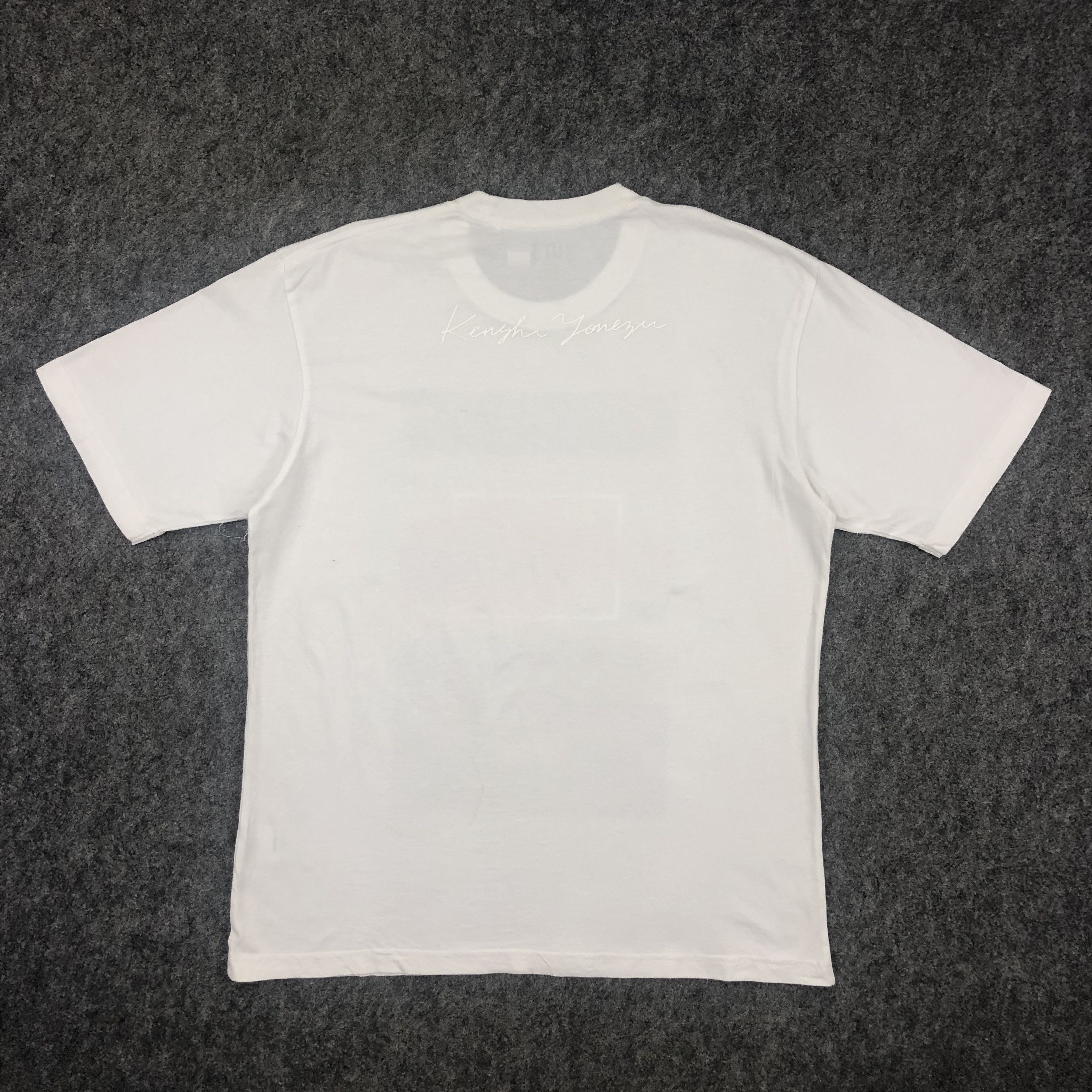 Anime UNIQLO TAPS JAPANESE MUSICIAN KENSHI YONEZU TSHIRT - H045 Size US L / EU 52-54 / 3 - 2 Thumbnail