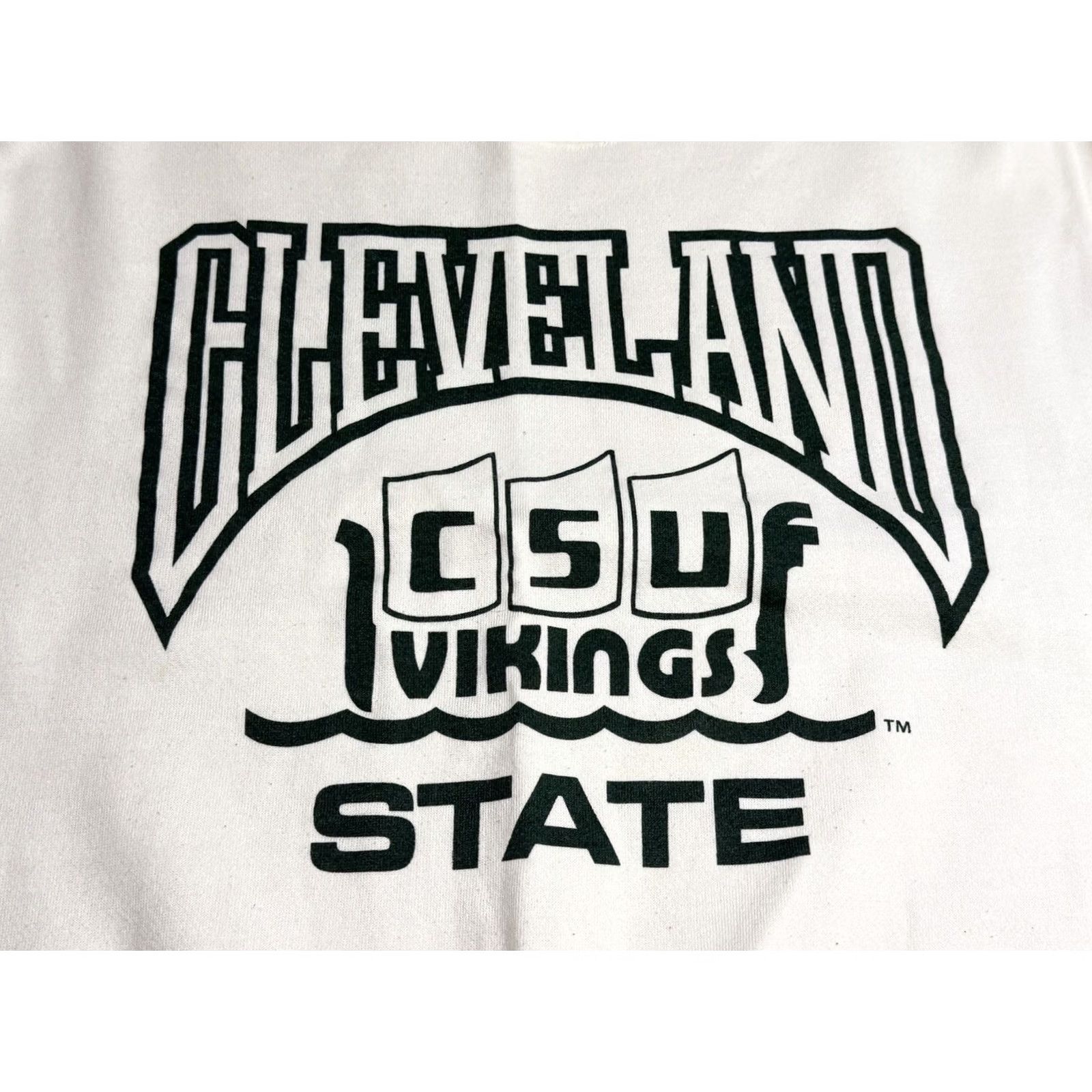 Vintage VINTAGE Cleveland State University Vikings Crewneck Sweatshirt L White 90s Mens Sweatshirt Size US L / EU 52-54 / 3 - 3 Thumbnail