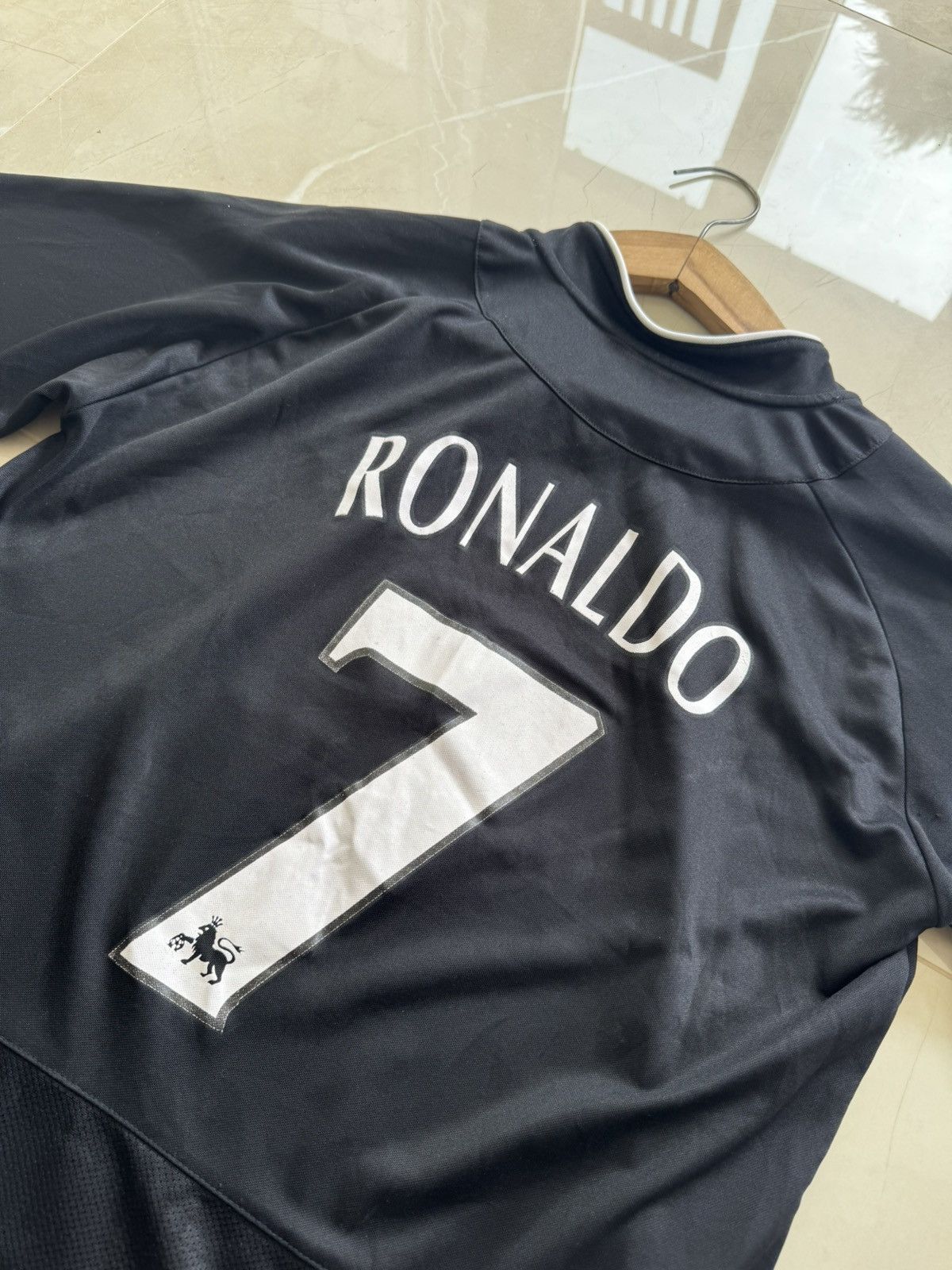 Vintage Ronaldo #7 Manchester United 2003-2005 Bootleg Soccer Jersey Size US XL / EU 56 / 4 - 5 Thumbnail