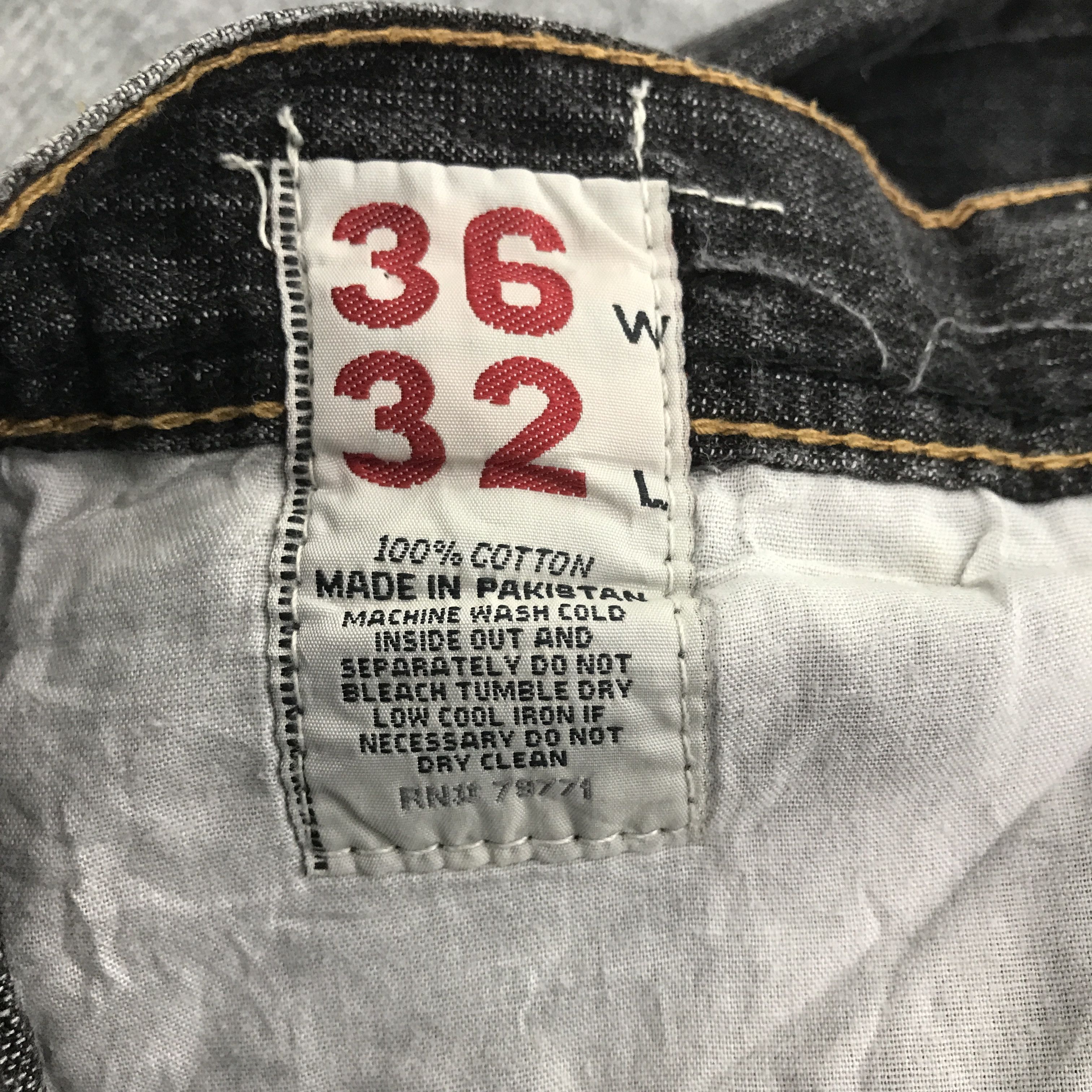 Japanese Brand Rare Japan black denim distressed jeans style Size US 36 / EU 52 - 13 Thumbnail