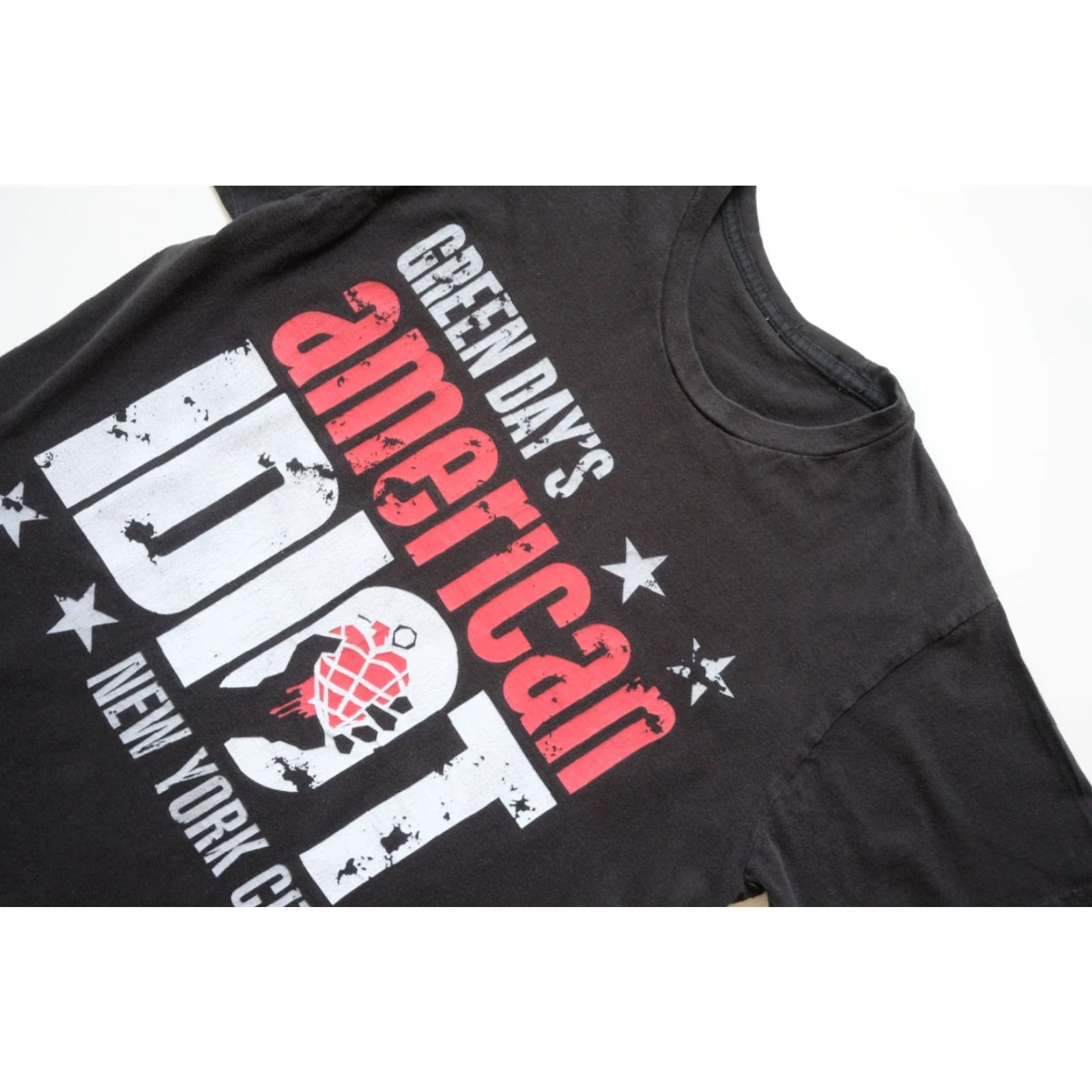 Etro VINTAGE GREEN DAY T-Shirt Men L Black Cotton Crew Neck Short Sleeve Rock Punk 2010-2019 Ladies 19" Pit to Pit 22" Length Size US L / EU 52-54 / 3 - 5 Thumbnail