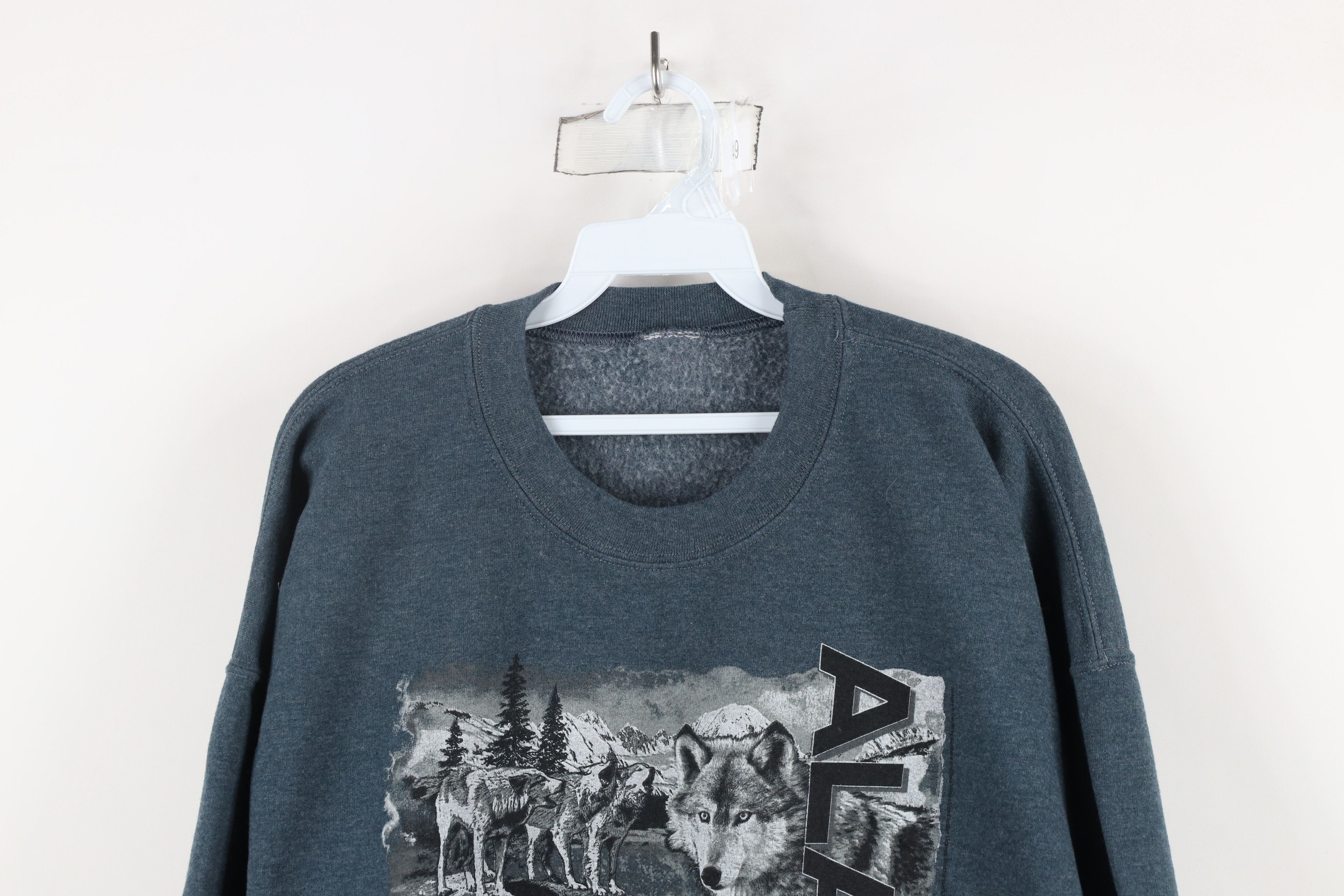Vintage Vintage 90s Streetwear Out Alaska Wolf Crewneck Sweatshirt Size US XL / EU 56 / 4 - 2 Thumbnail