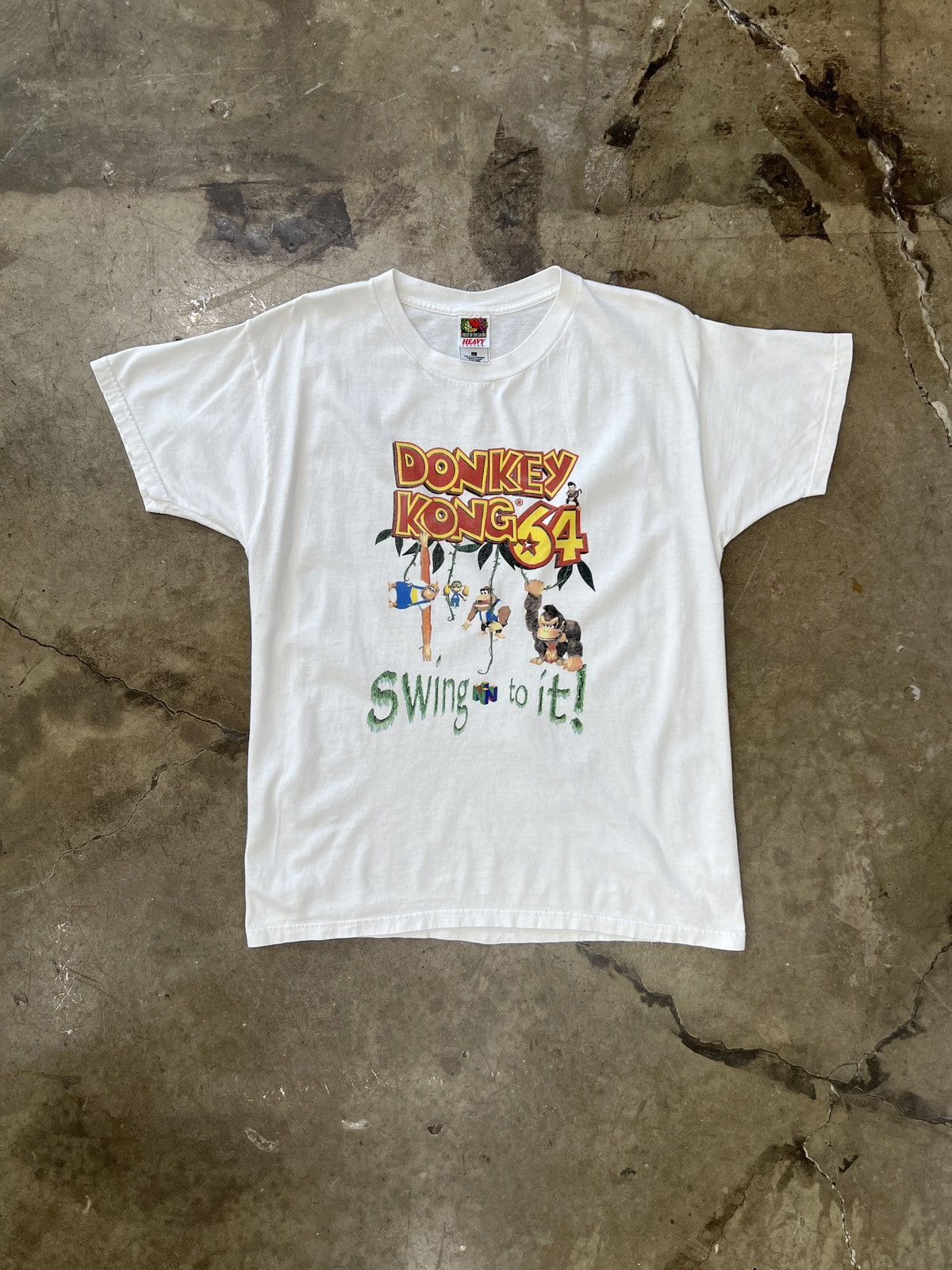 Vintage Vintage 1999 n64 Nintendo Donkey Kong 64 Swing Tee Large Size US L / EU 52-54 / 3 - 2 Thumbnail