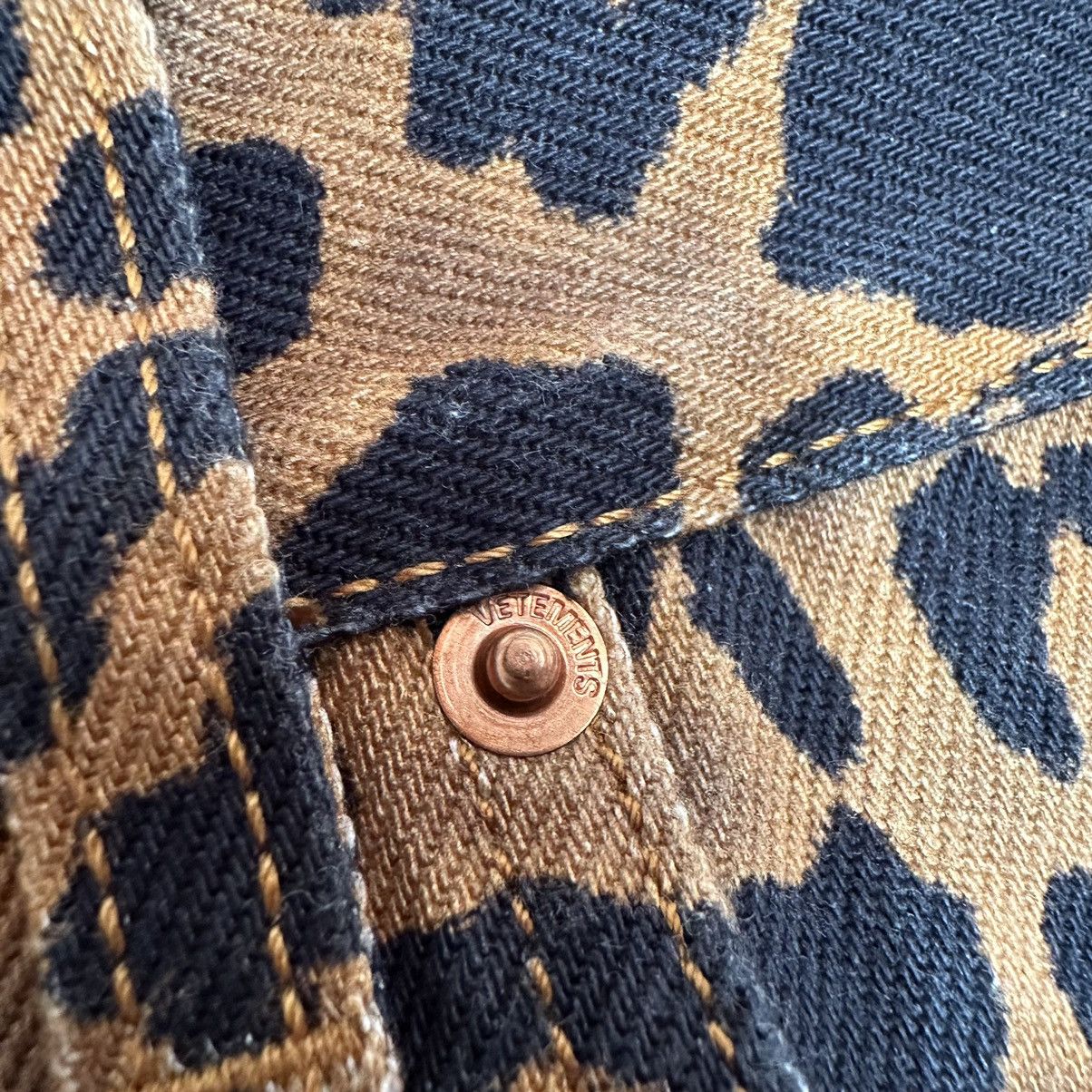 Vetements Vetements Leopard Shorts Size US 32 / EU 48 - 6 Thumbnail