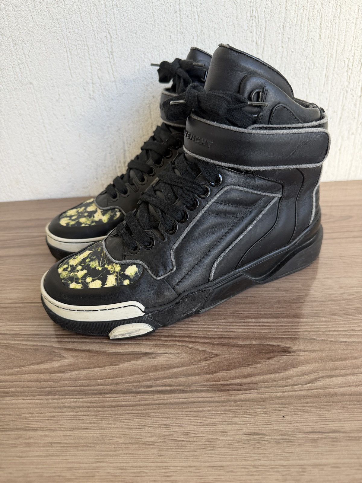 Givenchy Tyson high sneaker by Riccardo Size US 8 / EU 41 - 1 Thumbnail