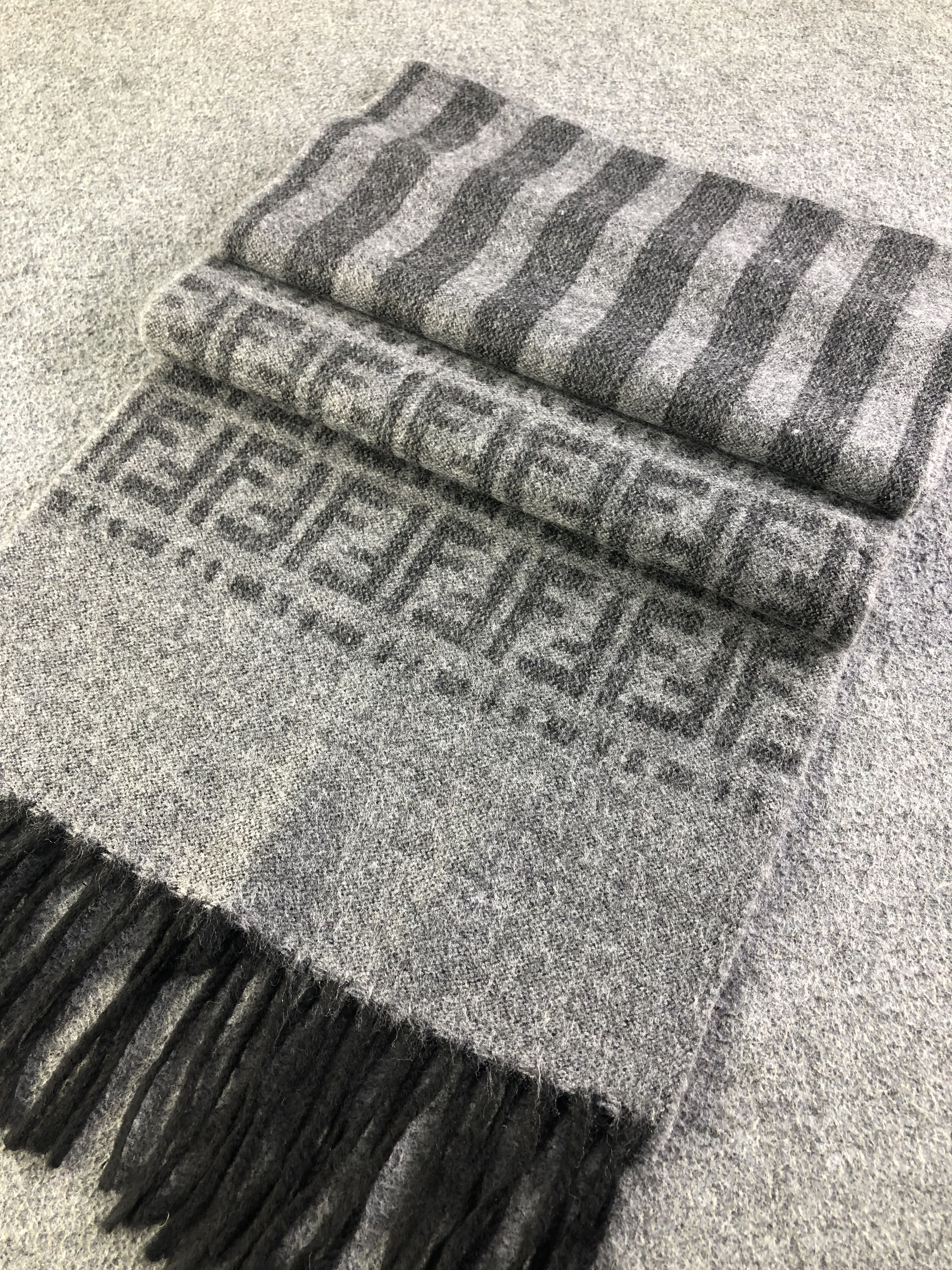 Fendi Fendi Monogram Scarf / Muffler / Neckwear SS1410 Size ONE SIZE - 2 Thumbnail
