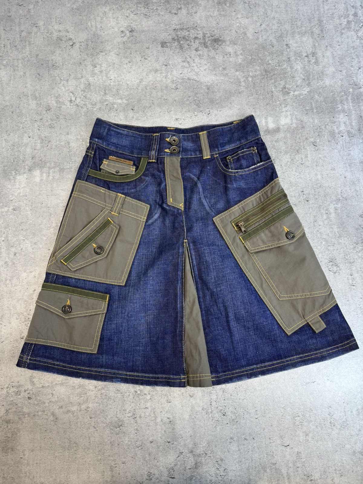 Moschino Moschino Jeans Cargo Utility Skirt Military Patchwork Denim Size 28" / US 6 / IT 42 - 1 Thumbnail