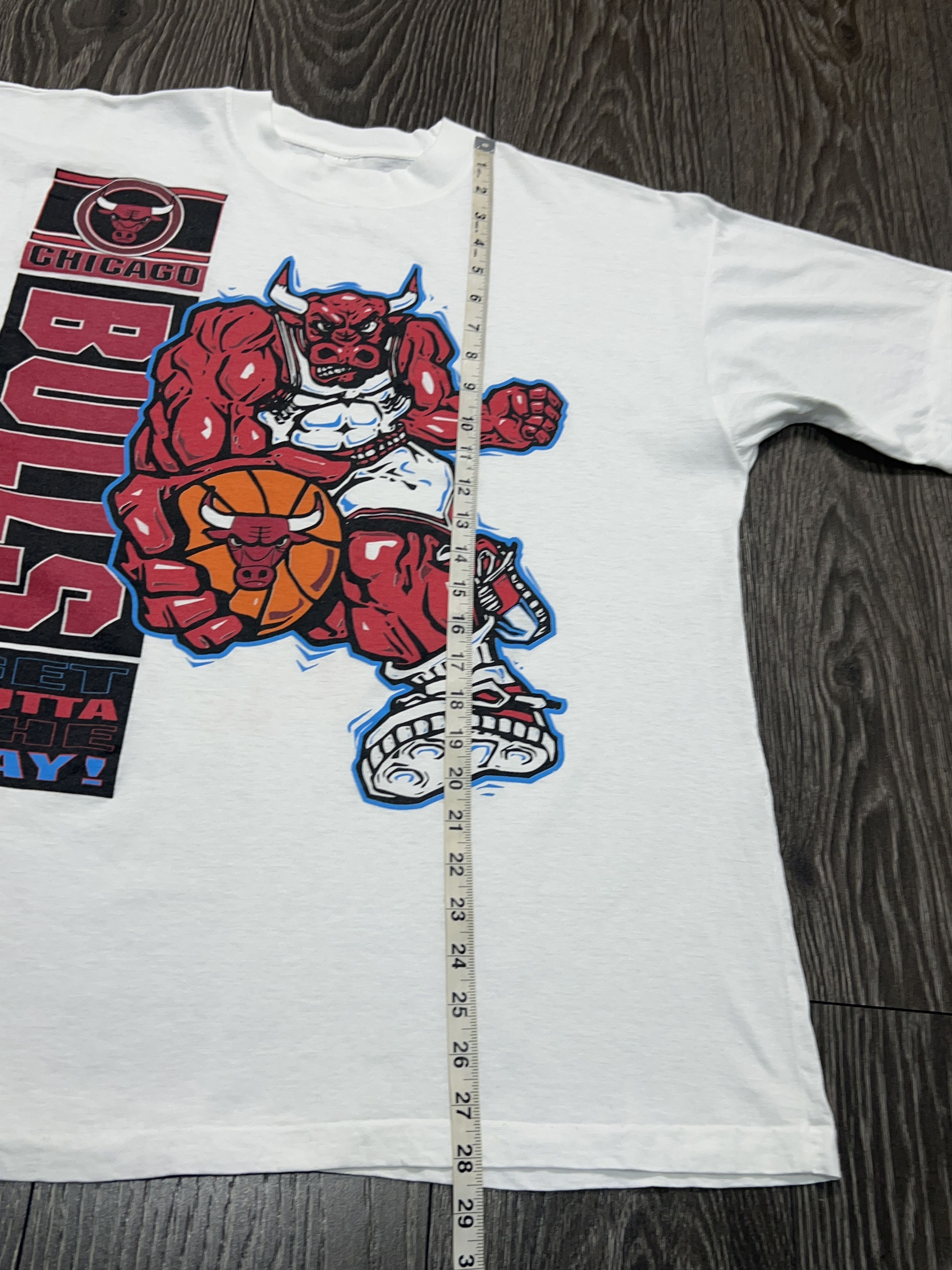 Vintage 1990s NBA Chicago Bulls Basketball Big Logo T Shirt White XL Size US XL / EU 56 / 4 - 7 Thumbnail