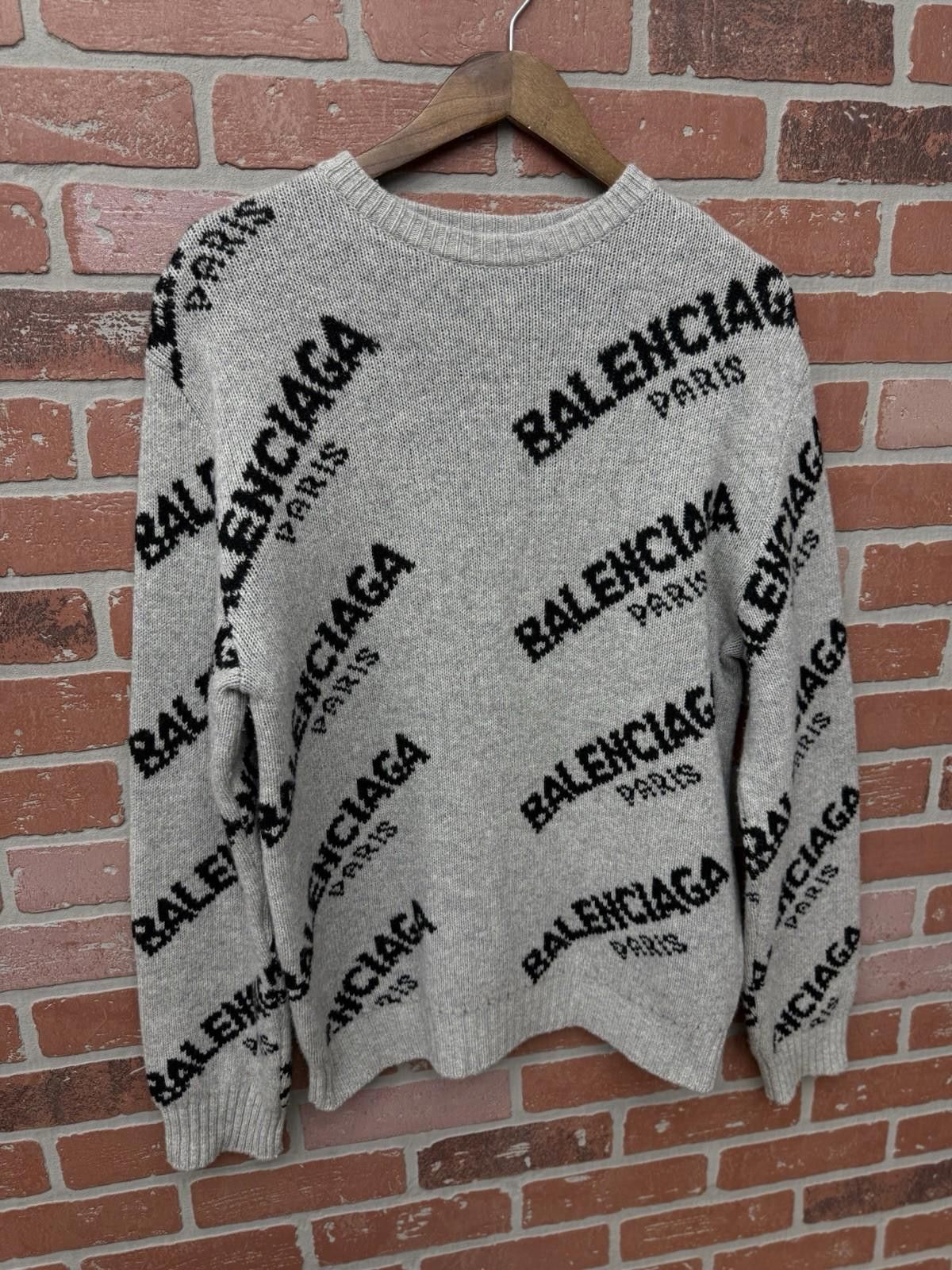 Balenciaga Size Medium- Balenciaga Knit Crewneck Grey Paris Logo $1500 Size US M / EU 48-50 / 2 - 2 Thumbnail