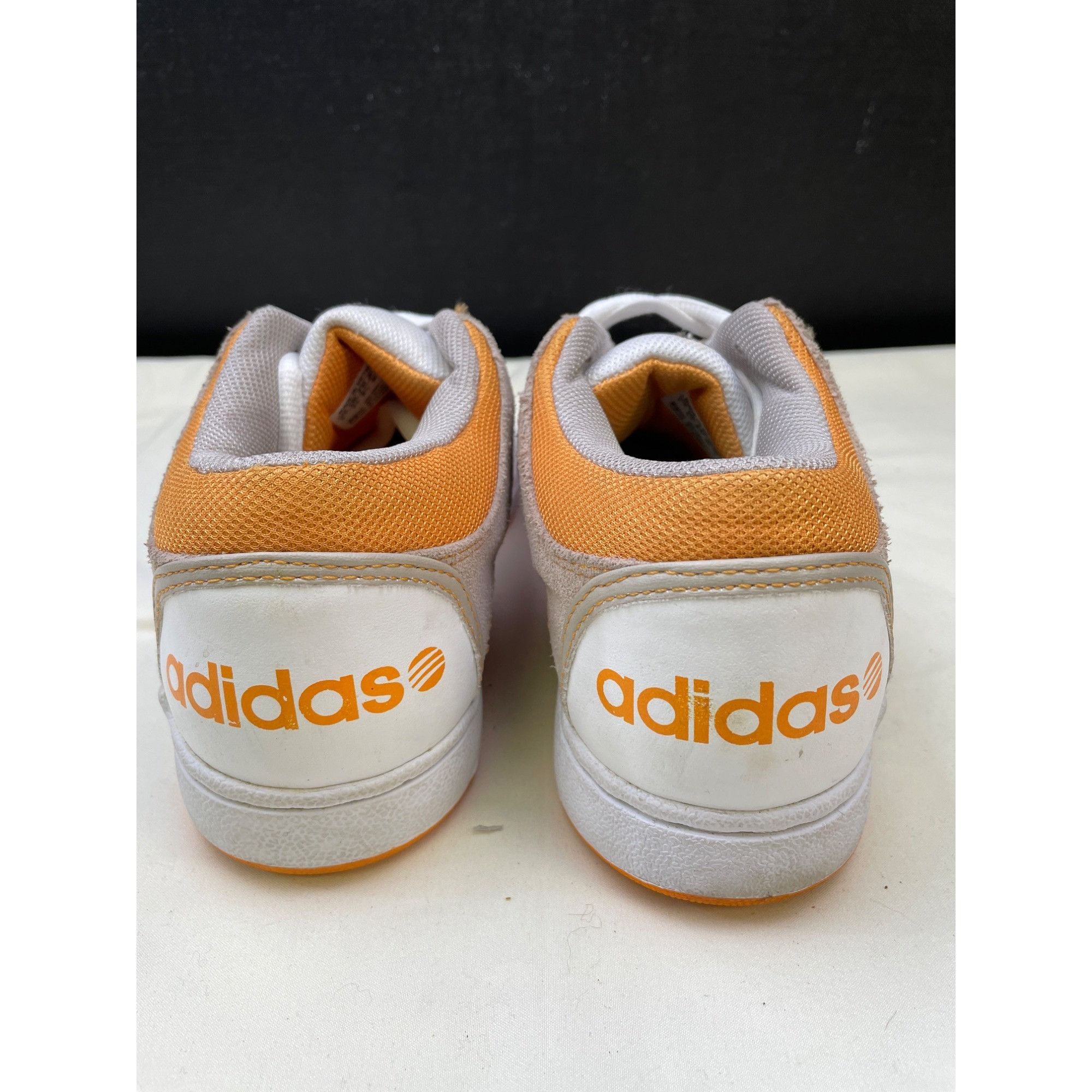 Adidas Adidas Men's White/Orange Sneakers /Shoes Size 6 SKU 5703 Size US 6 / EU 39 - 6 Thumbnail