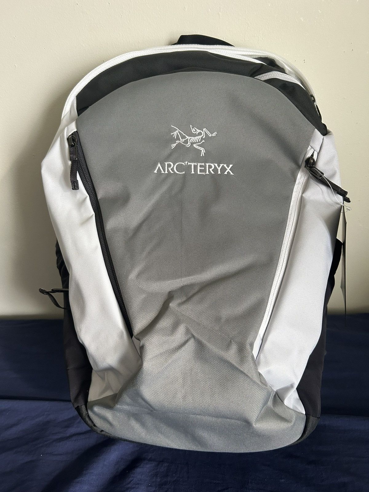 image of Arcteryx x Beams Plus Arc’Teryx Beams Mantis 26 Bag in Grey, Men's