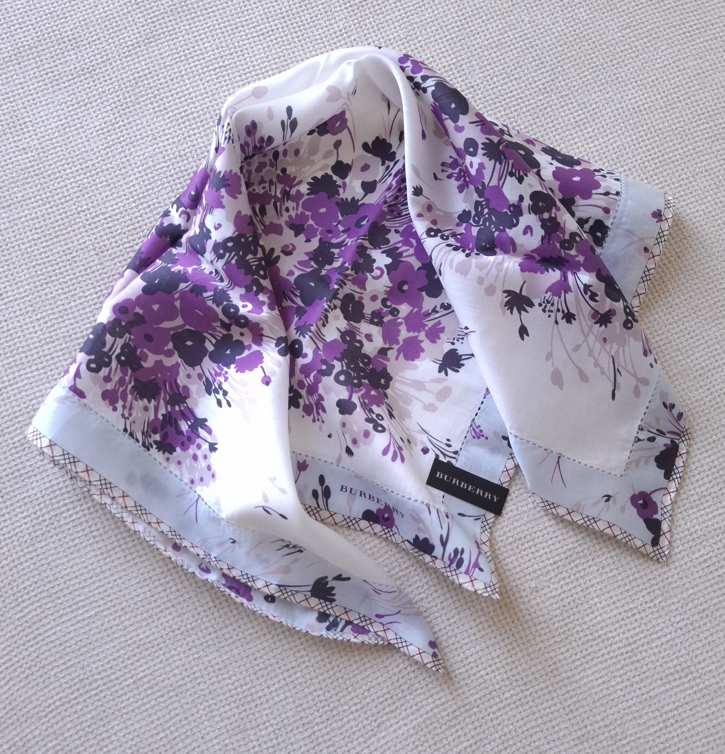 Burberry × Vintage Japan Burberry scarf/bandana handkerchief purple floral Size ONE SIZE - 3 Thumbnail