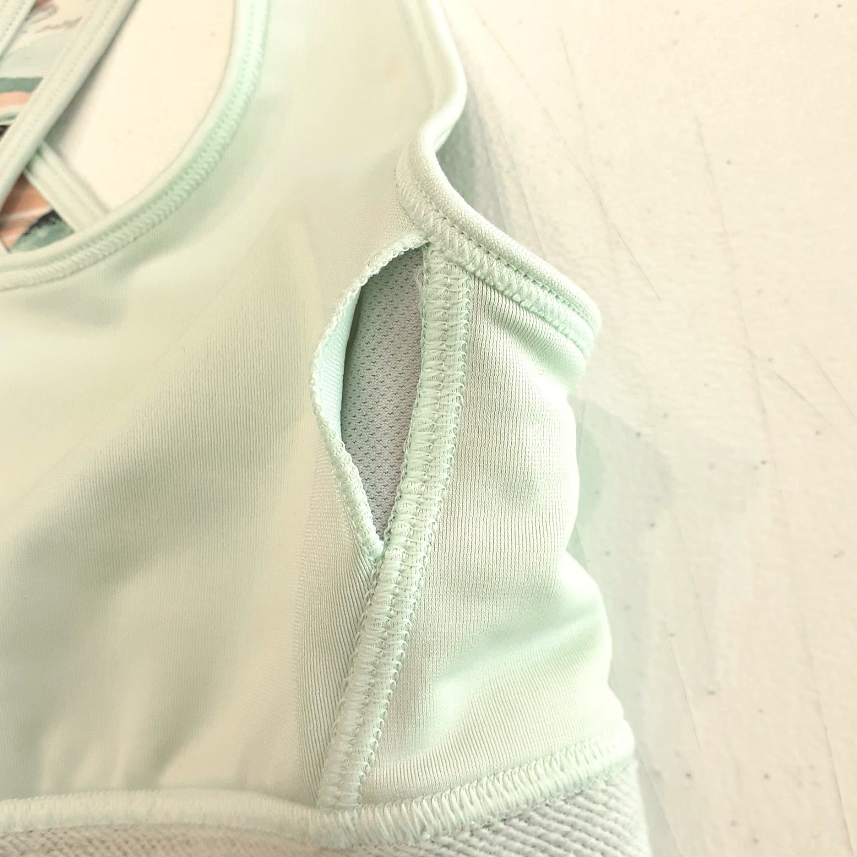 Under Armour Under Armour Compression Sports Bra Small No Padded Cups Multicolor Size ONE SIZE - 8 Thumbnail