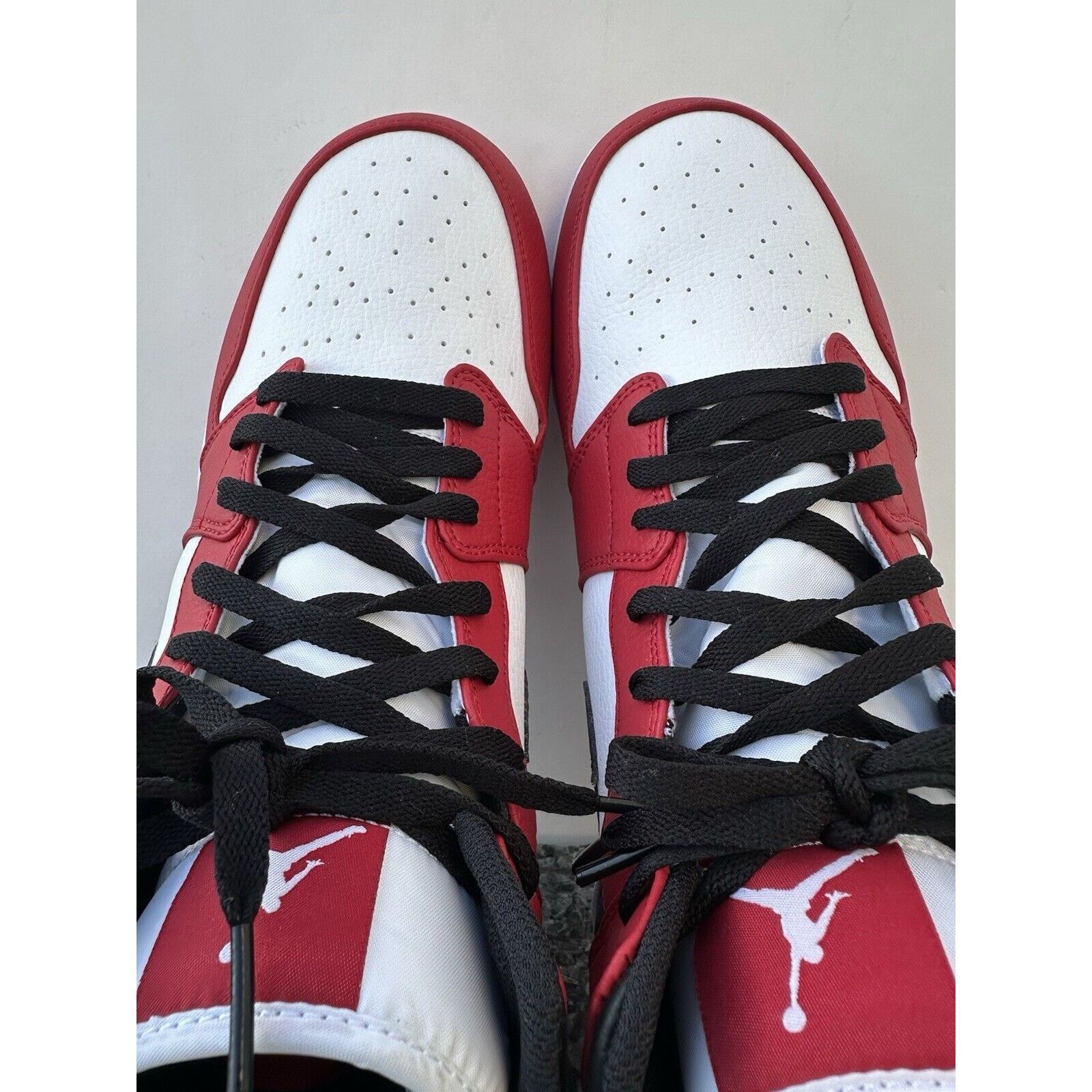 Jordan Brand × Nike Nike Air Jordan 1 Mid Chicago Football Cleats Men’s Size 12 Size US 12 / EU 45 - 9 Thumbnail