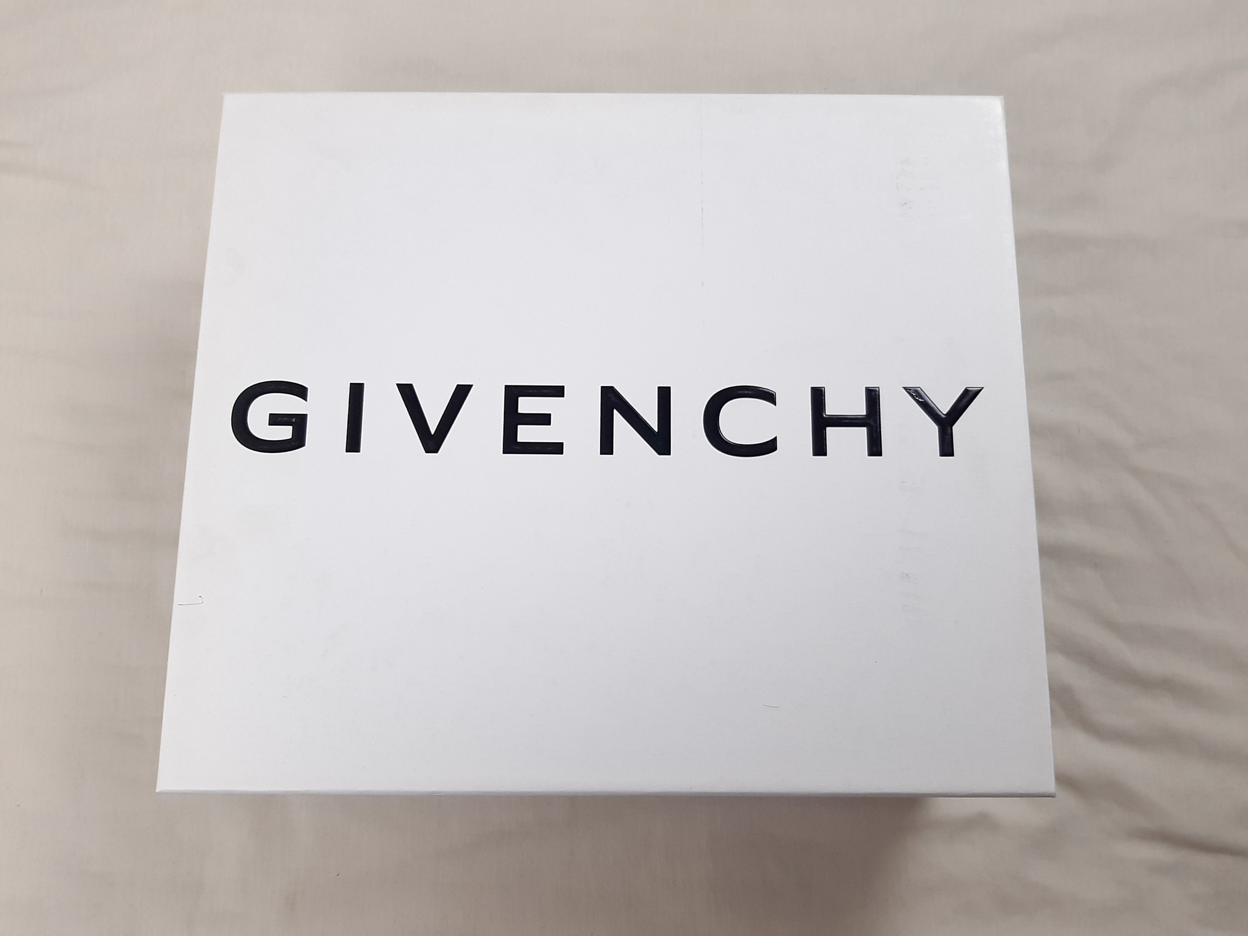 Givenchy Givenchy GIV 1 Sneakers Women's White Size US 8 EU 38 Size US 8 / IT 38 - 15 Thumbnail