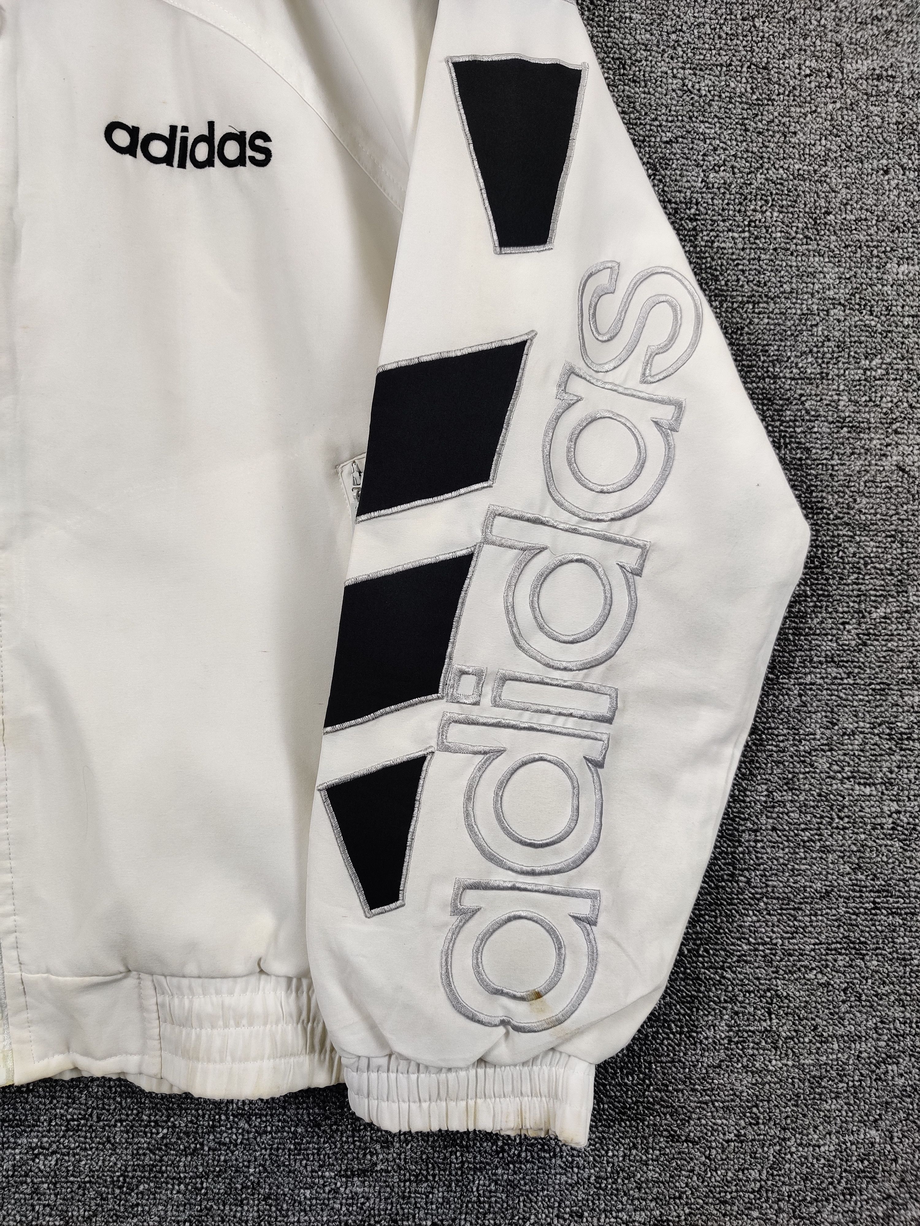 Adidas Vintage 90's Adidas Windbreaker Light Jacket Size US S / EU 44-46 / 1 - 3 Thumbnail