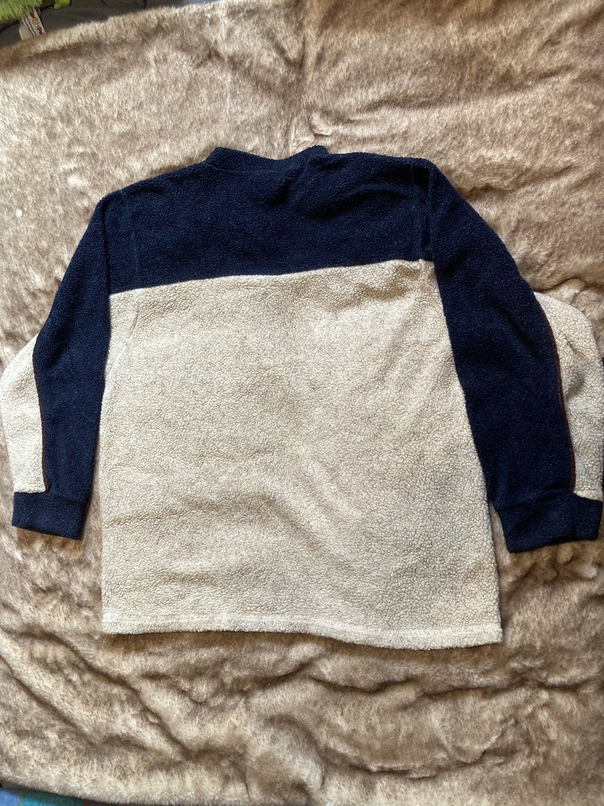 Disney Women’s Medium Vintage Disney Mickey Mouse Sweater Size M / US 6-8 / IT 42-44 - 2 Thumbnail