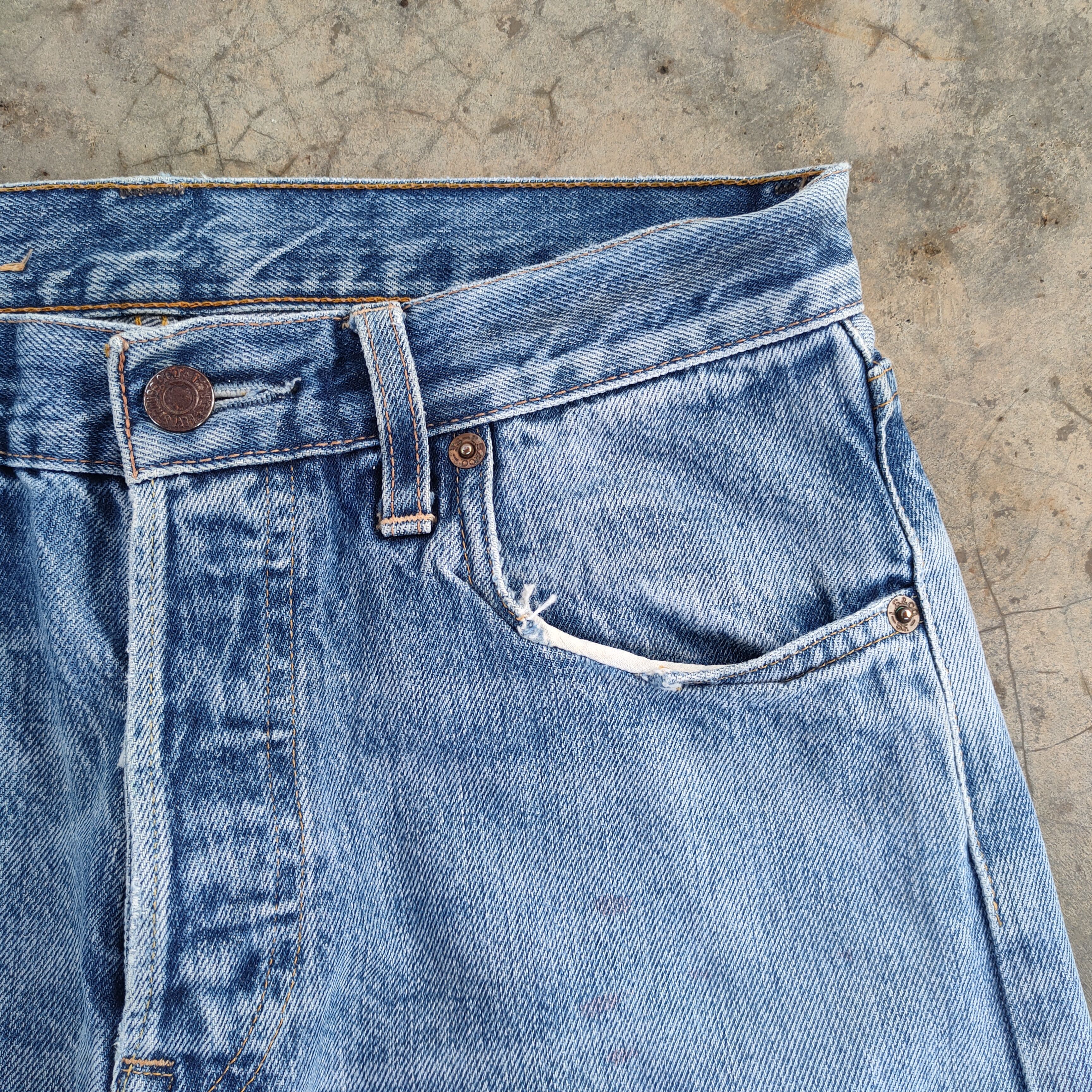 Levi's Vintage Clothing VINTAGE LEVI'S 501 BIG E SELVAGE DISTRESSED JEANS PANTS Size US 28 / EU 44 - 7 Thumbnail