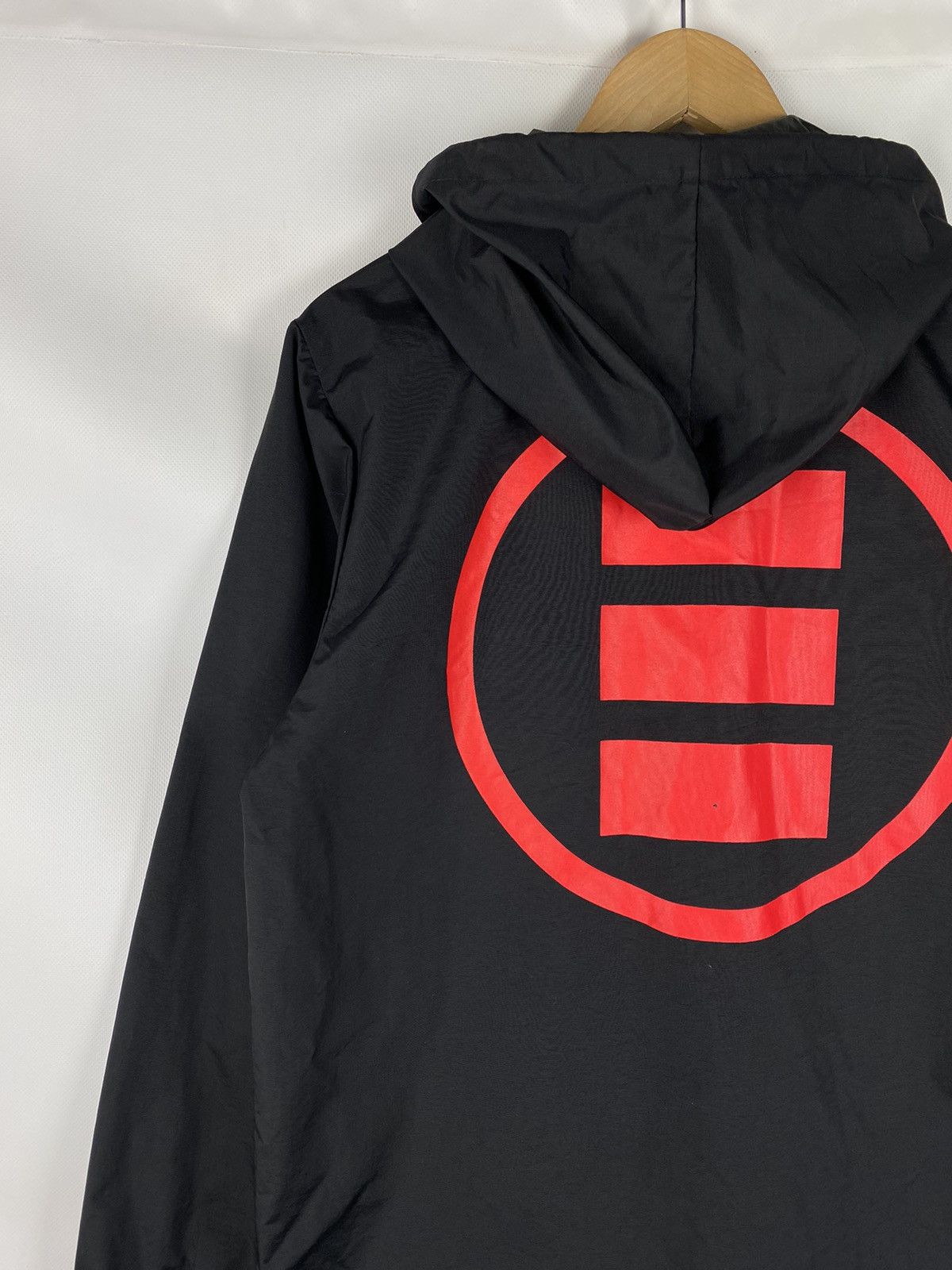 Independent Trading Co. Independent men’s hooded windbreaker jacket size M Size US M / EU 48-50 / 2 - 16 Thumbnail