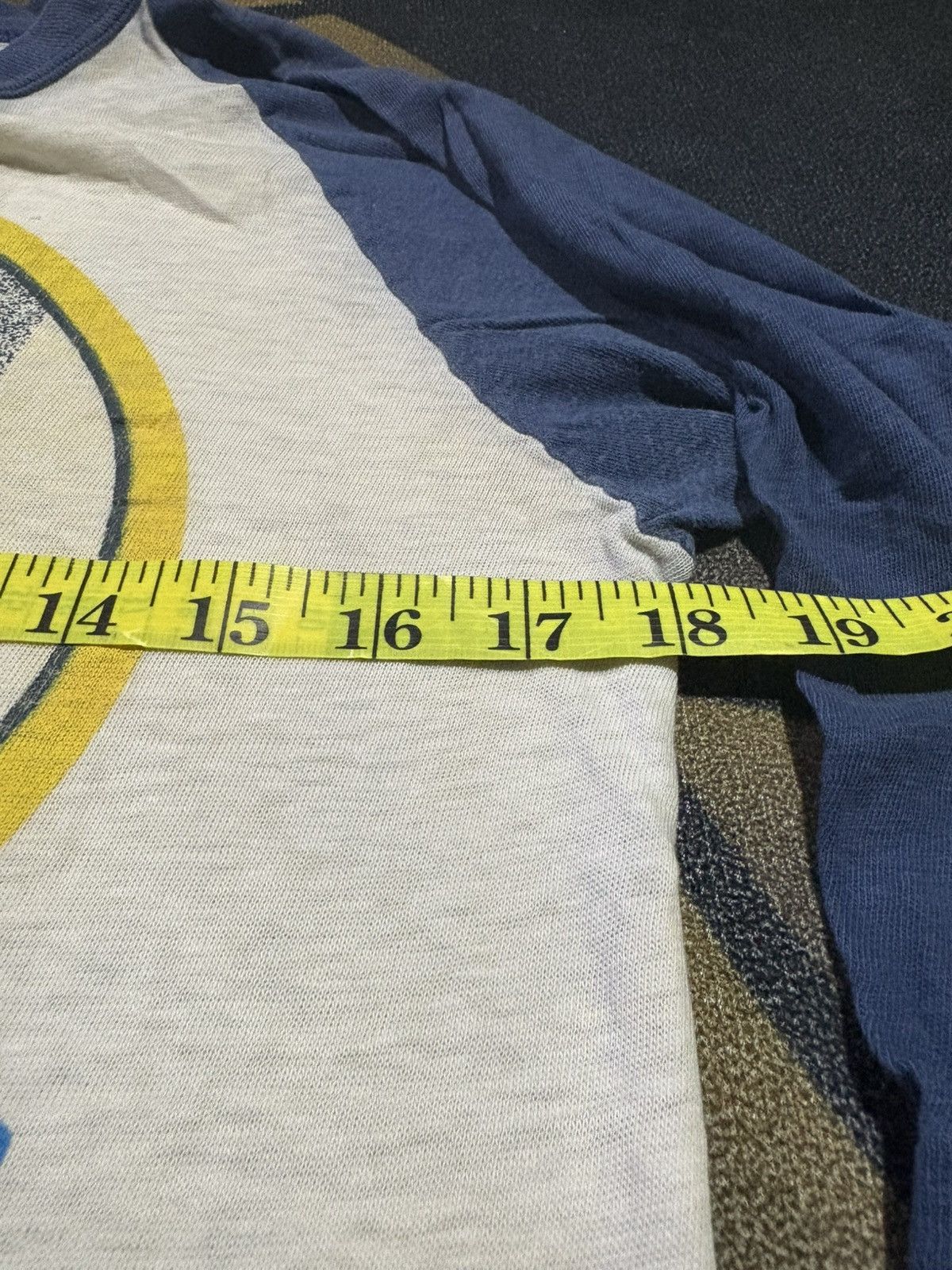Band Tees !! Distressed !! Vintage The Moody Blues 70s Size US M / EU 48-50 / 2 - 5 Thumbnail