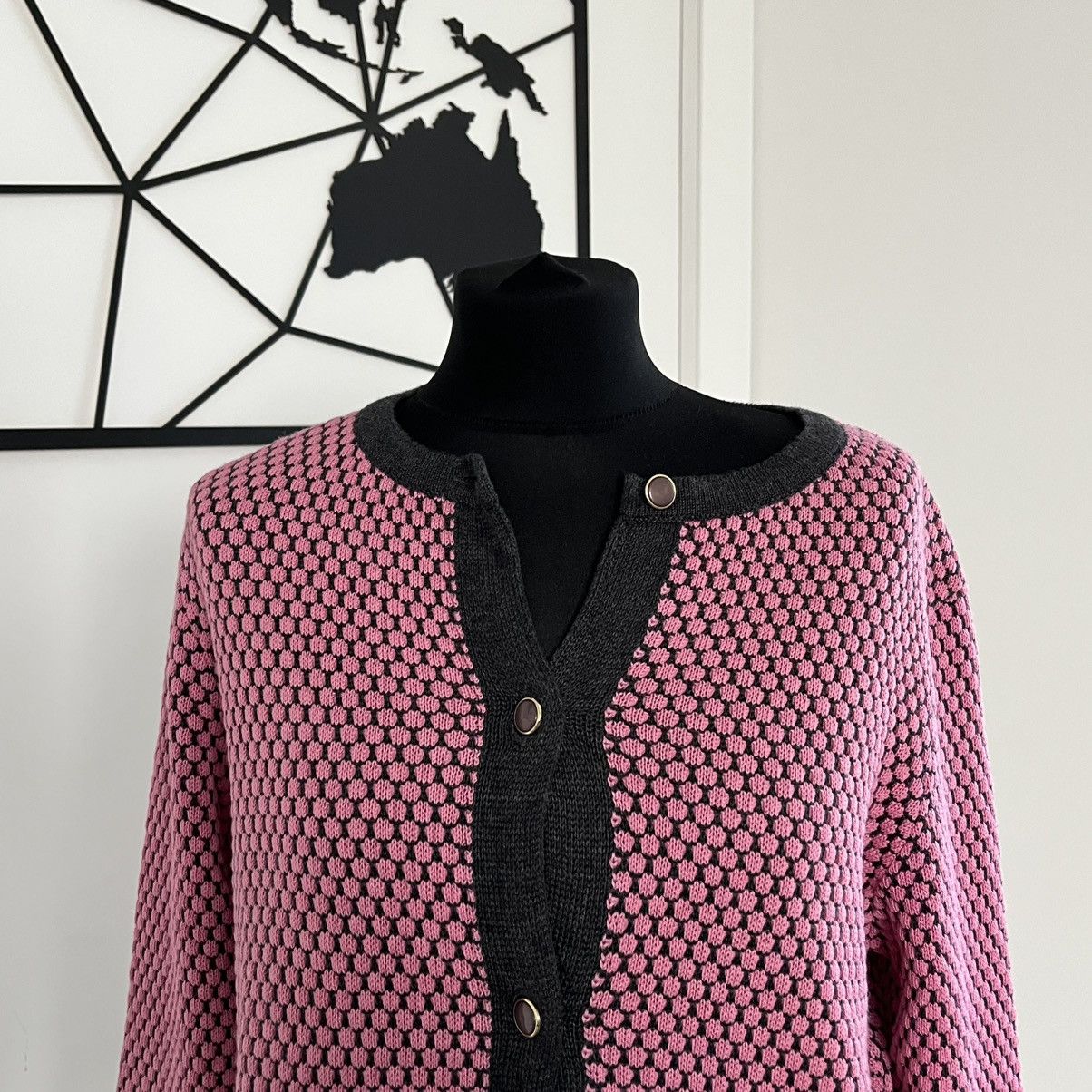 Vintage Pink and black knitted cardigan sweater handmade Size M / US 6-8 / IT 42-44 - 2 Thumbnail
