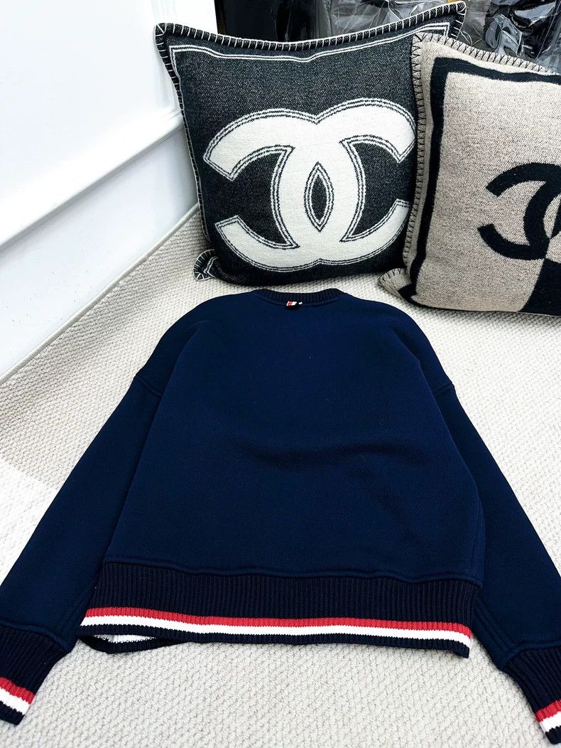 Thom Browne Thom browne Long-sleeved round-neck wool sweatshirt 2504-Ne Size US XS / EU 42 / 0 - 2 Thumbnail