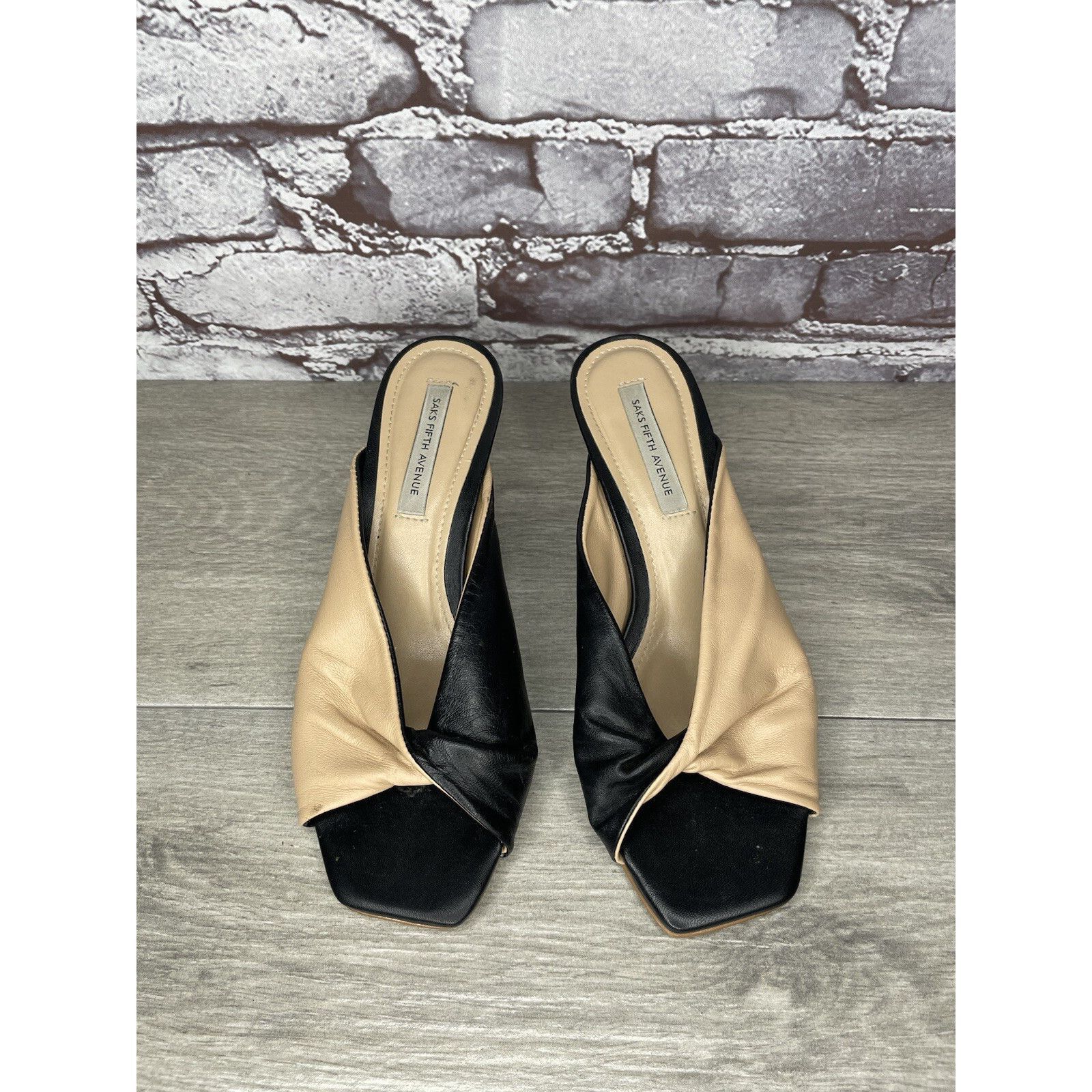 Saks Fifth Avenue Saks Fifth Avenue Tan Black Leather Bow Mule Heels Shoes Wom Size US 7.5 / IT 37.5 - 4 Thumbnail