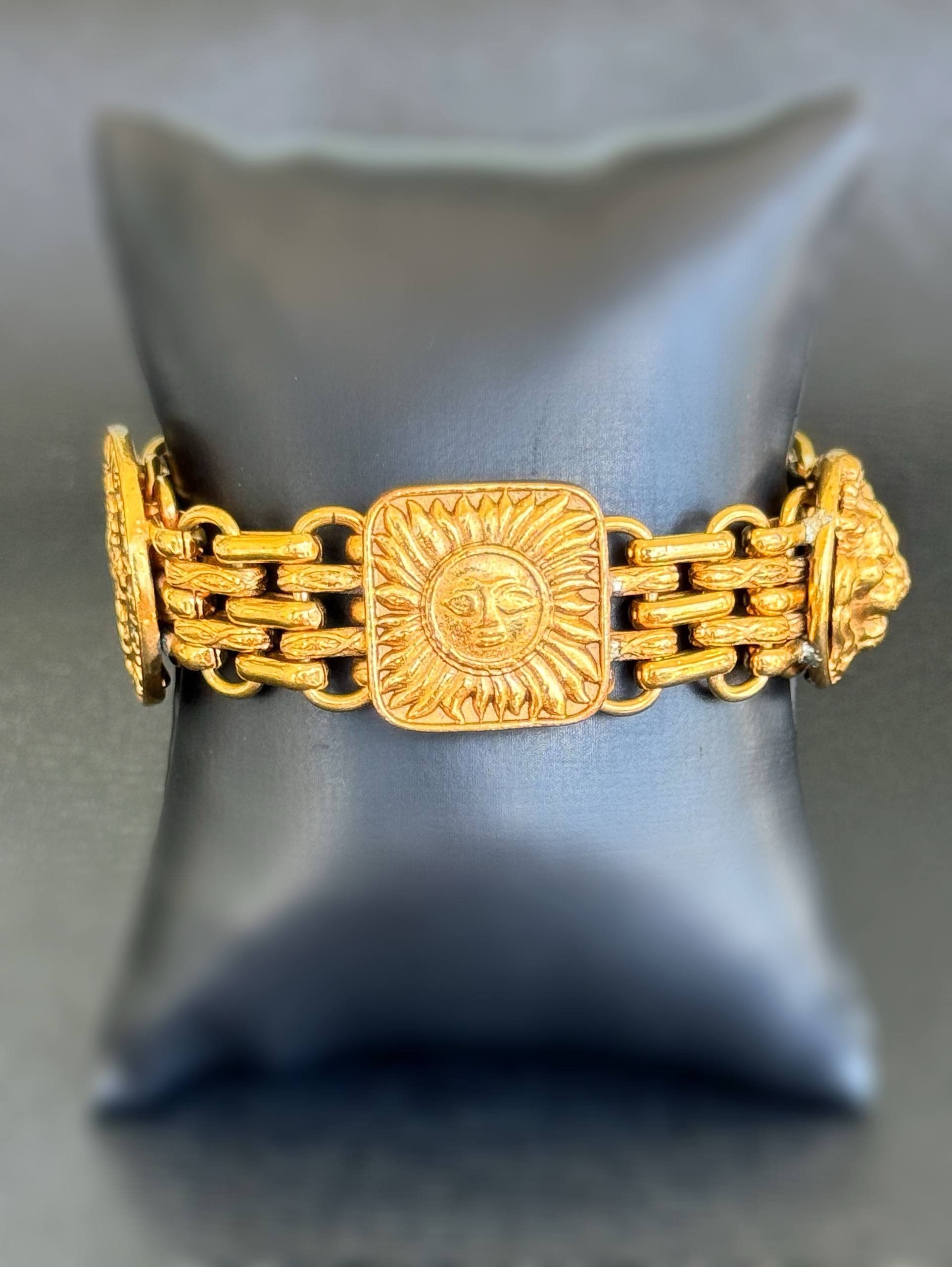 Chanel Chanel Sun & Crest Medallion Chain 7” Bracelet Gold Plated Size ONE SIZE - 1 Thumbnail