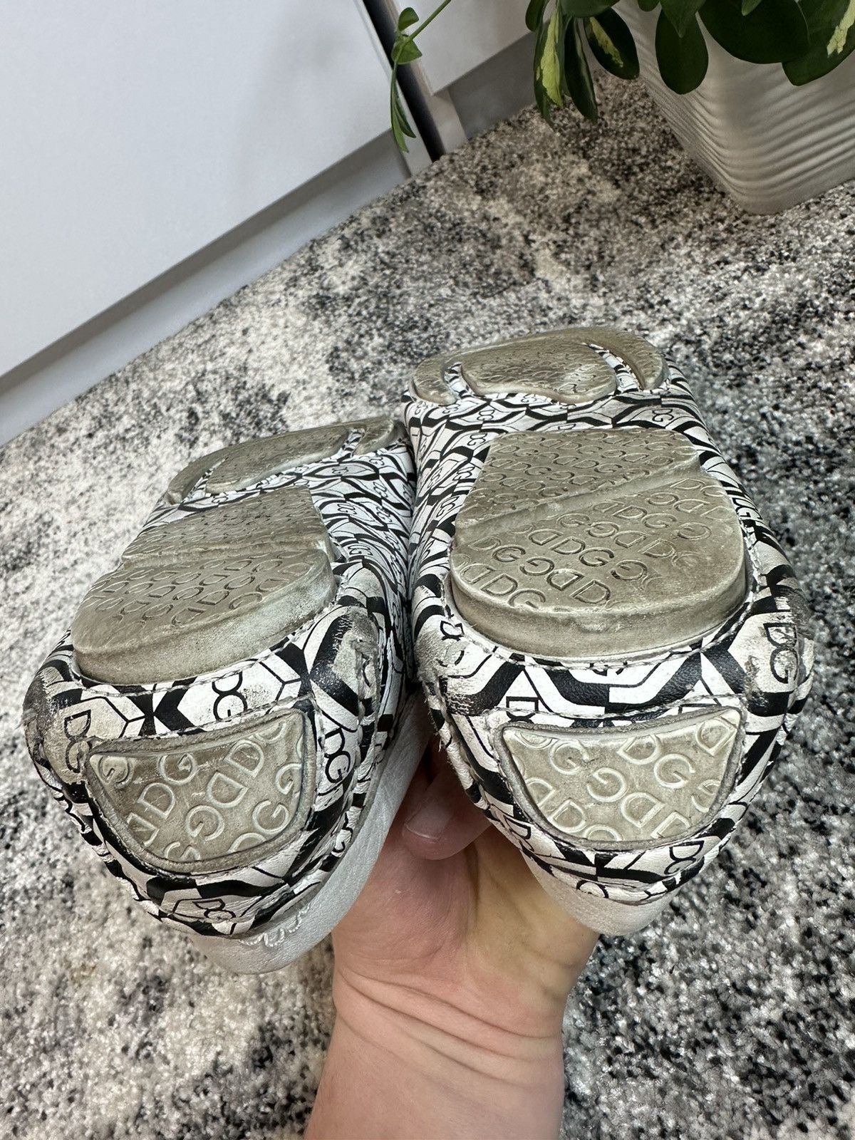 Dolce & Gabbana D&G Dolce & Gabbana Luxury Vintage Monochrome Size US 8.5 / EU 41-42 - 6 Thumbnail
