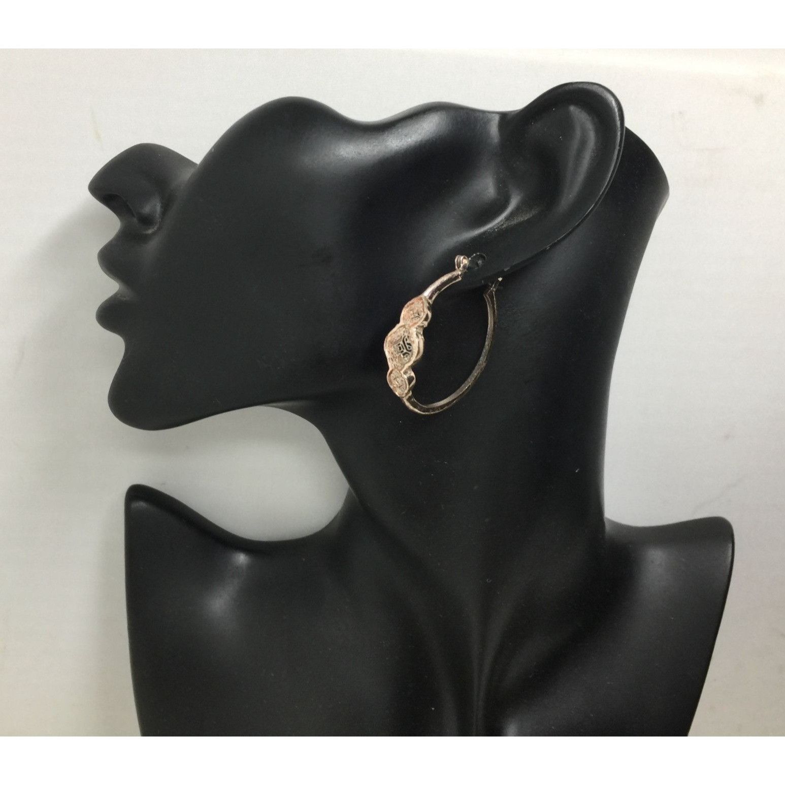 Other Women's Beautiful Rose Gold Hoop Earrings Size ONE SIZE - 2 Thumbnail