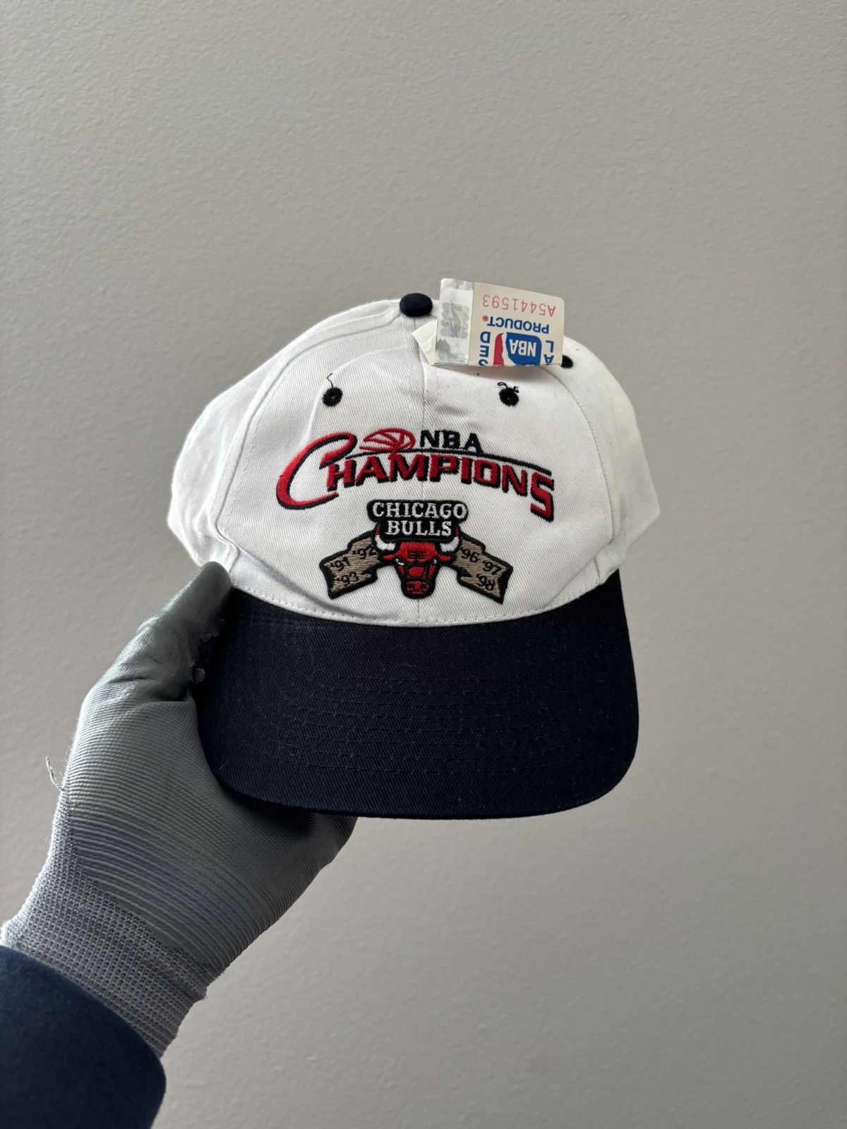 Vintage Vintage NBA Champions Chicago Bulls Hat Size ONE SIZE - 1 Thumbnail