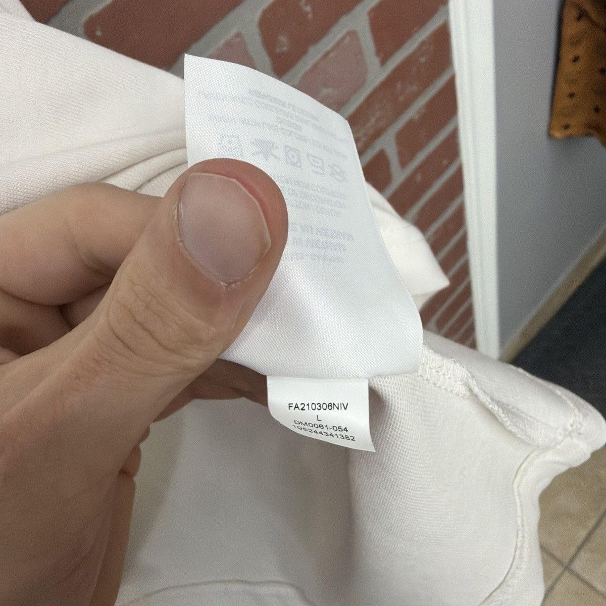 Off-White OFF-WHITE X Jordan Logo T-shirt Sail Size L Brand new Size US L / EU 52-54 / 3 - 4 Thumbnail