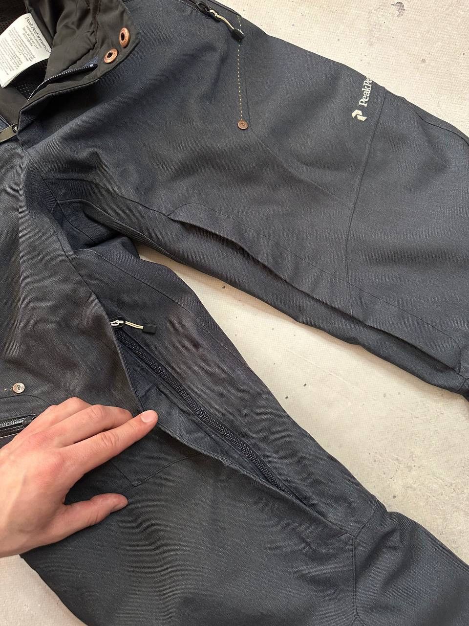 Peak Performance Peak Performance Gore-Tex Women Ski Pants Black Size S Size 32" / US 10 / IT 46 - 10 Thumbnail