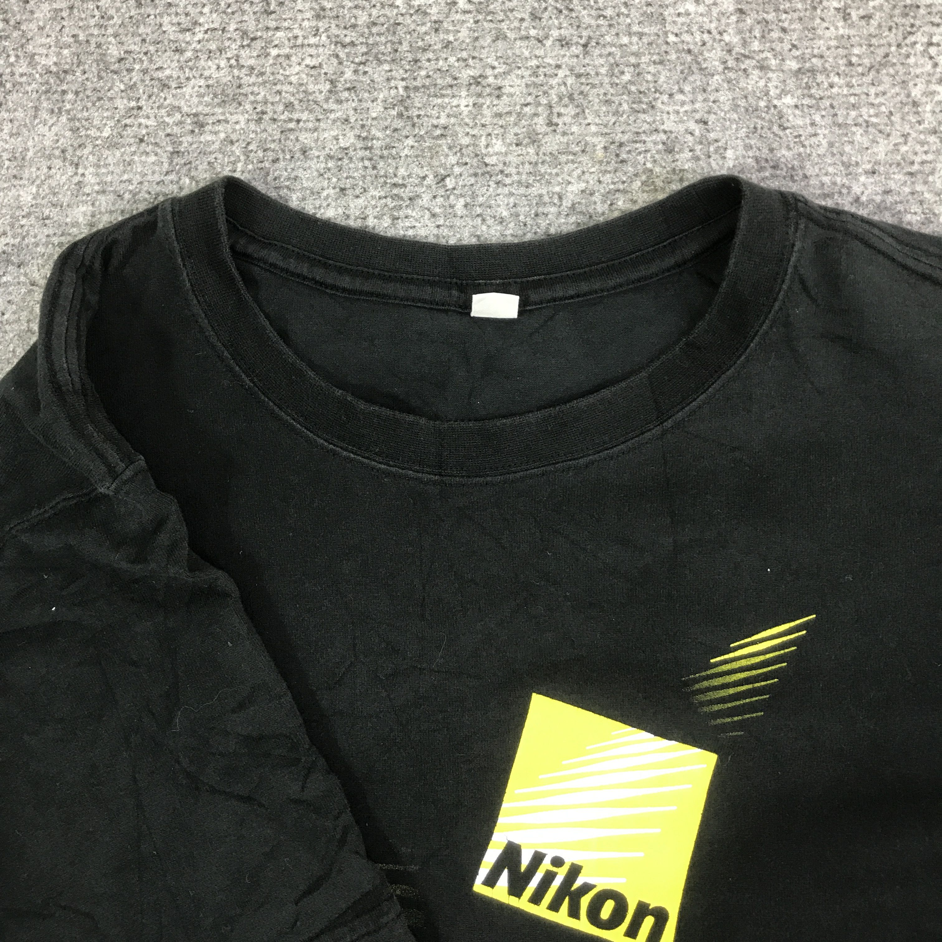 Uniqlo nikon x grm t-shirt K93B35 Size US M / EU 48-50 / 2 - 7 Thumbnail