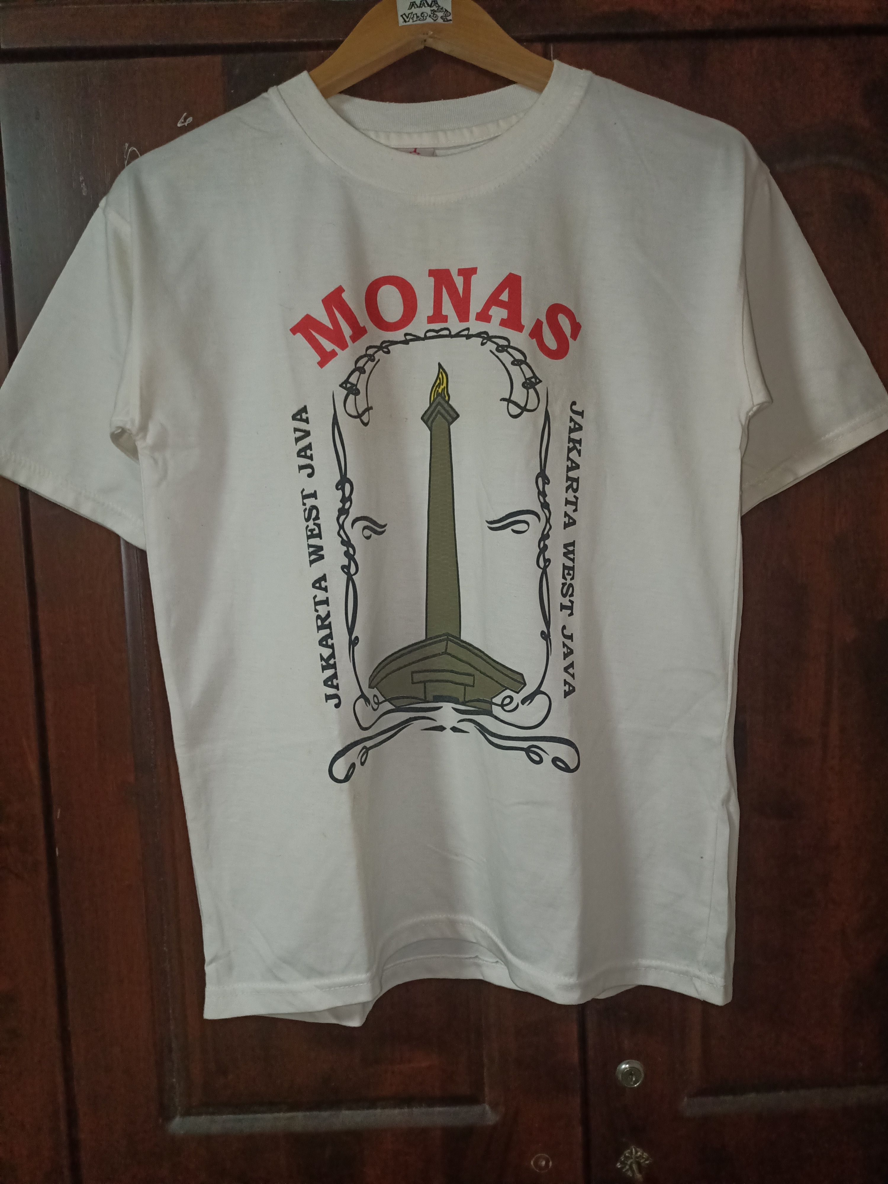 Vintage Vintage Jakarta Memorial Tee Monas West Java Size US M / EU 48-50 / 2 - 1 Thumbnail