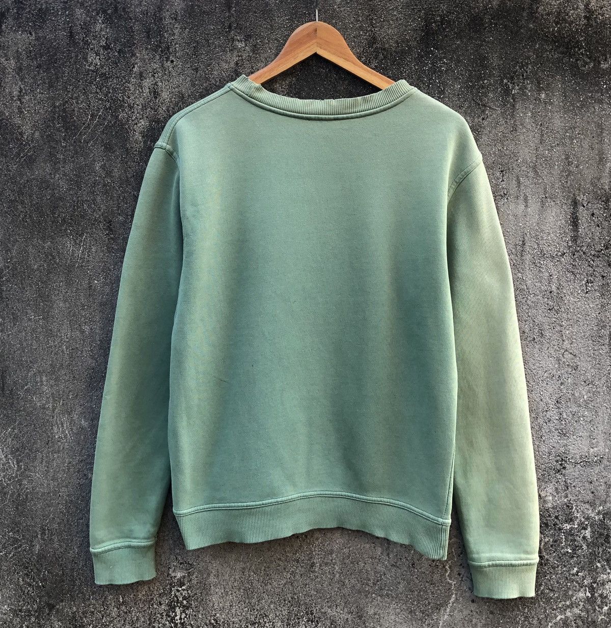 Vintage VTG THRASHED United Colours Of Benetton Crewneck Sweatshirt Size US S / EU 44-46 / 1 - 5 Thumbnail
