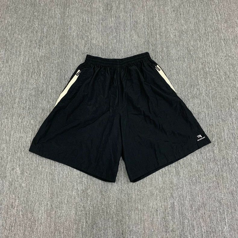 Balenciaga Balenciaga size M Black Side Stripe Double Hook Shorts Size US 26 / EU 42 - 1 Thumbnail