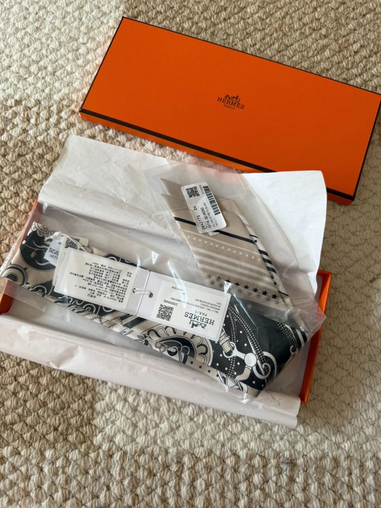 Hermes New Hermes Small Scarf. Size ONE SIZE - 3 Thumbnail