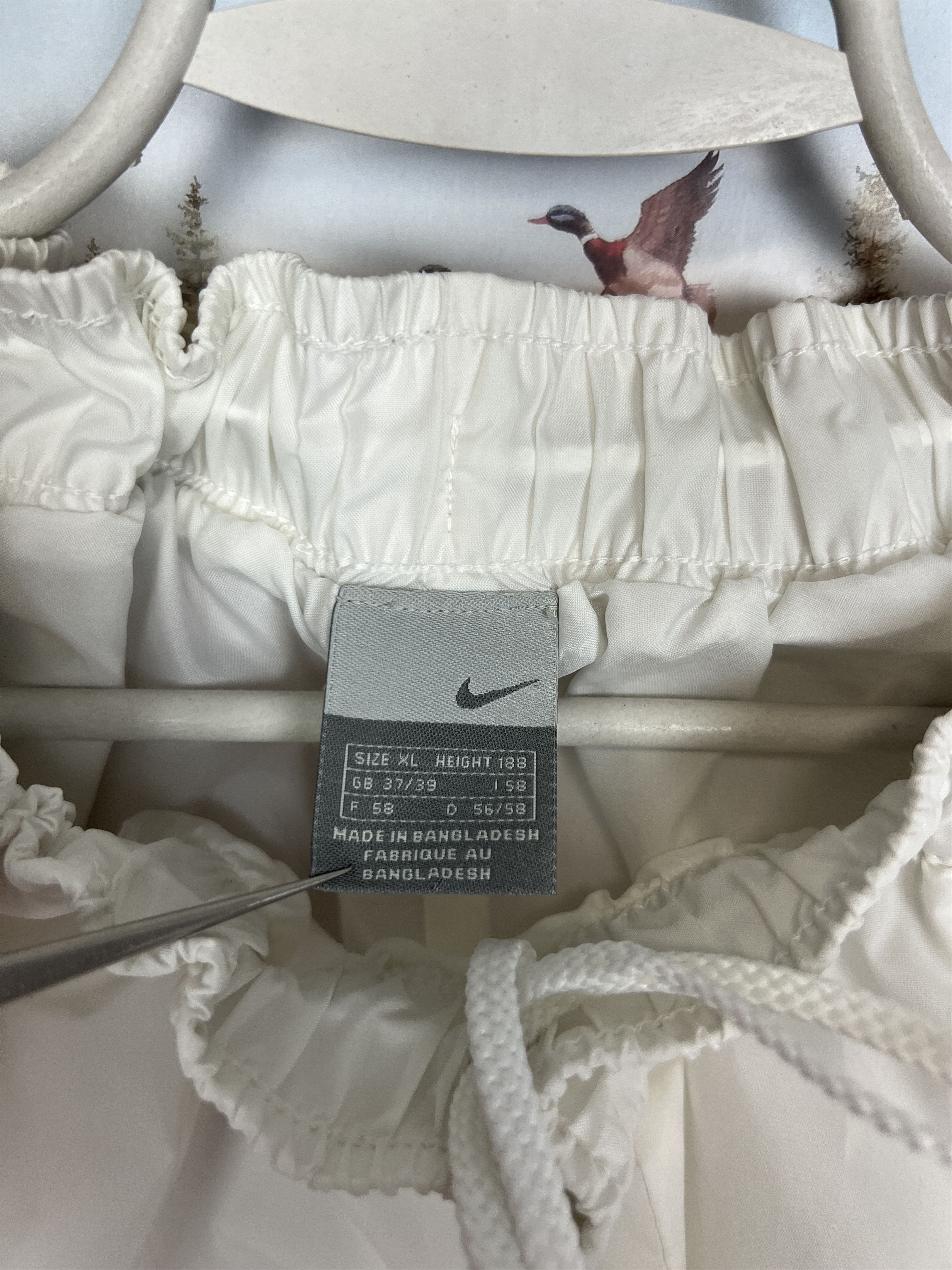 Nike Vintage Nike White Nylon Track Pants Swoosh Sweatpants Size US 36 / EU 52 - 8 Thumbnail
