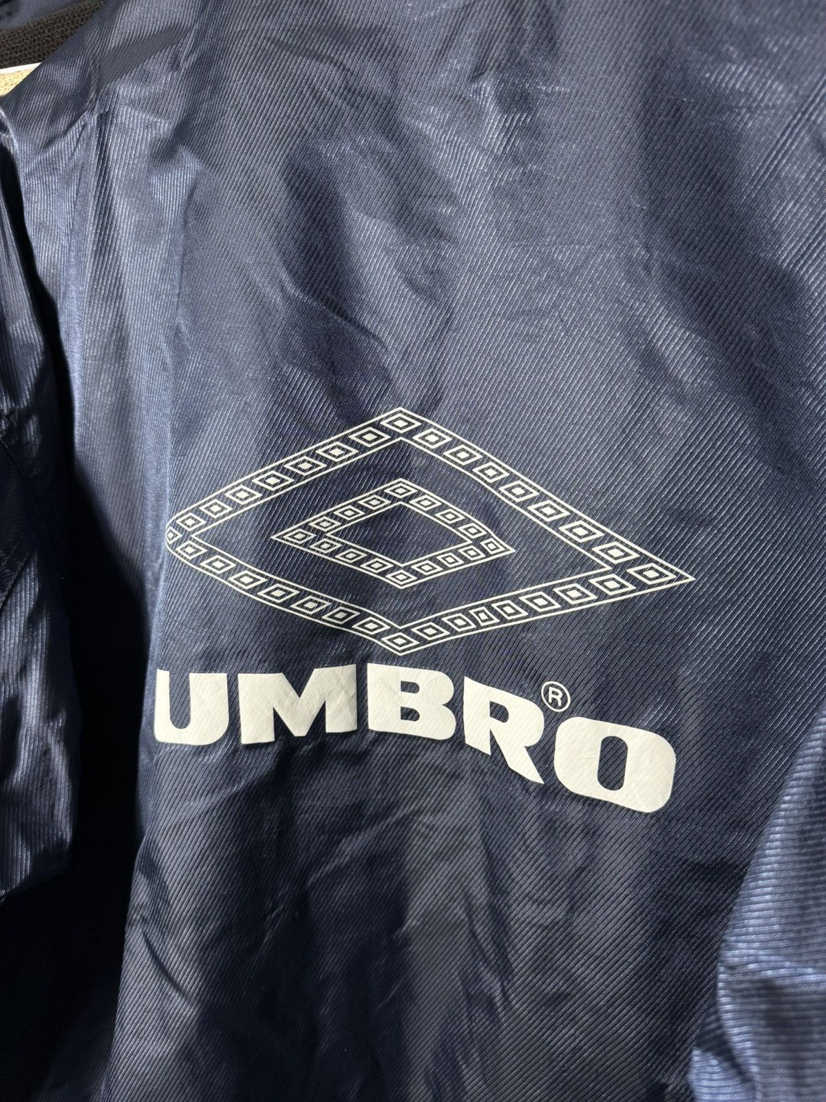 Umbro Umbro Vintage Windbreaker Jacket Navy Y2K Track Jacket Zip Size US M / EU 48-50 / 2 - 11 Thumbnail
