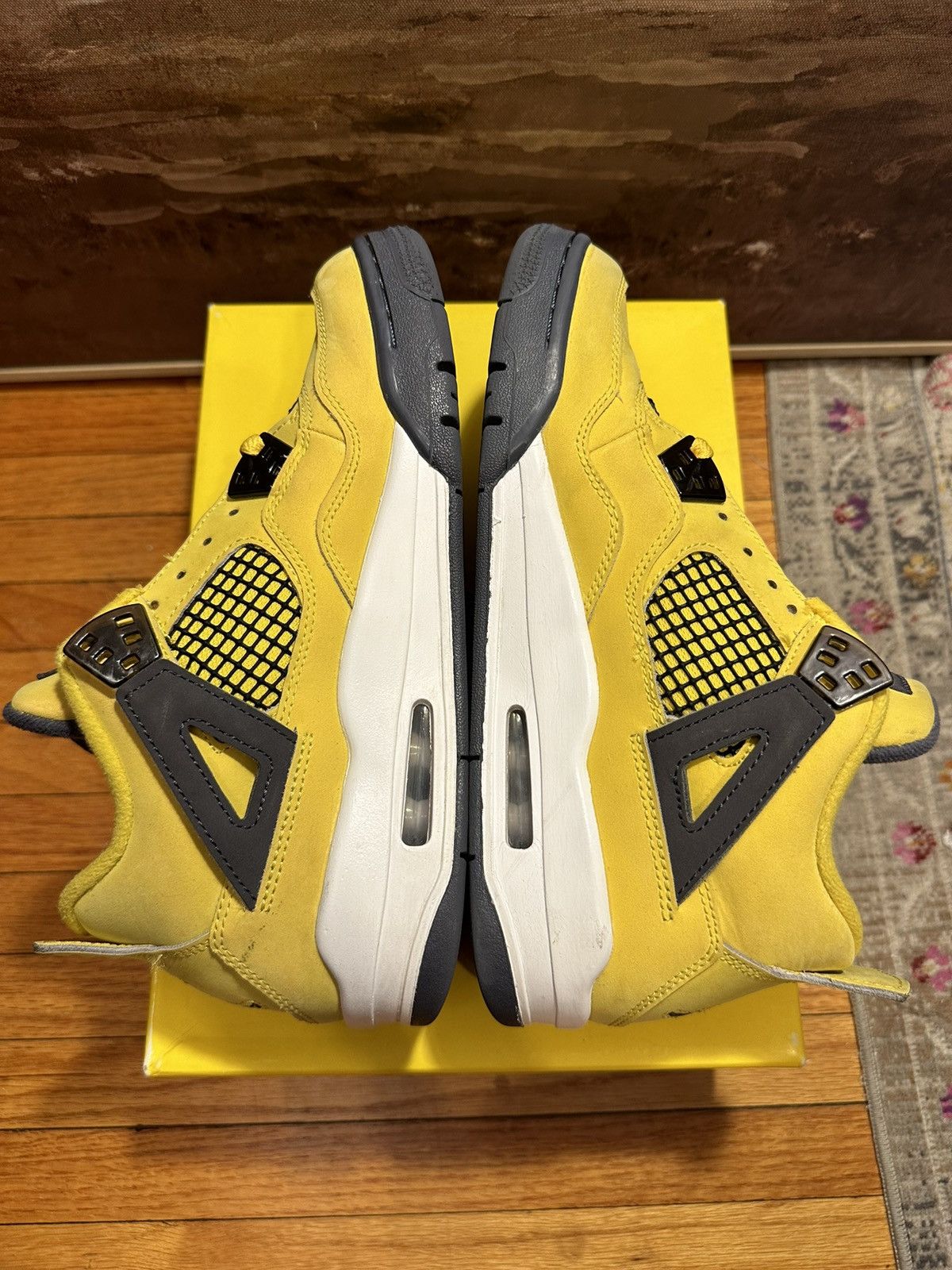 Jordan Brand Jordan 4 Lightning Size US 7 / EU 40 - 1 Thumbnail